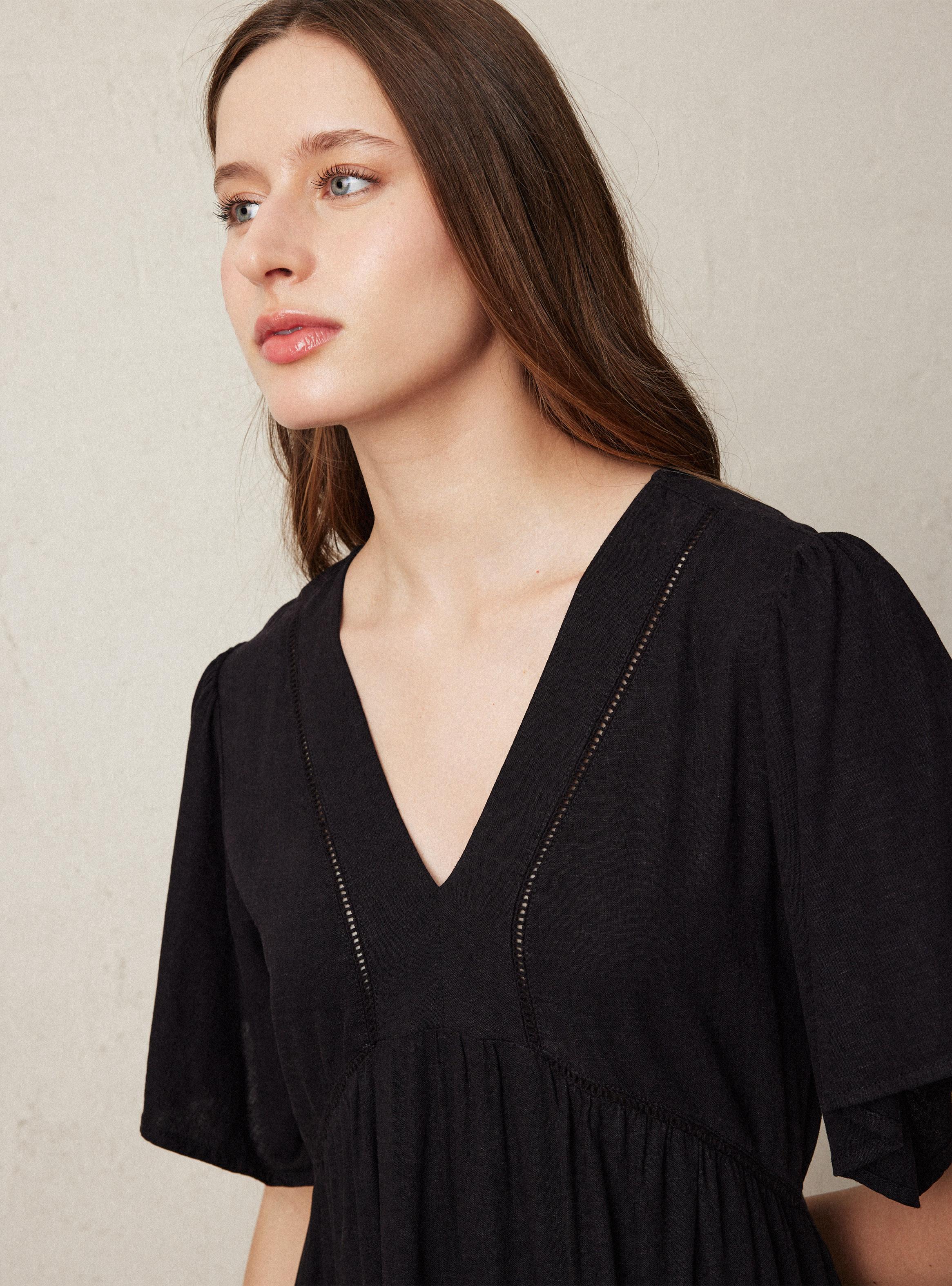 Vestido Corto con Capas Cinta en Escote-2