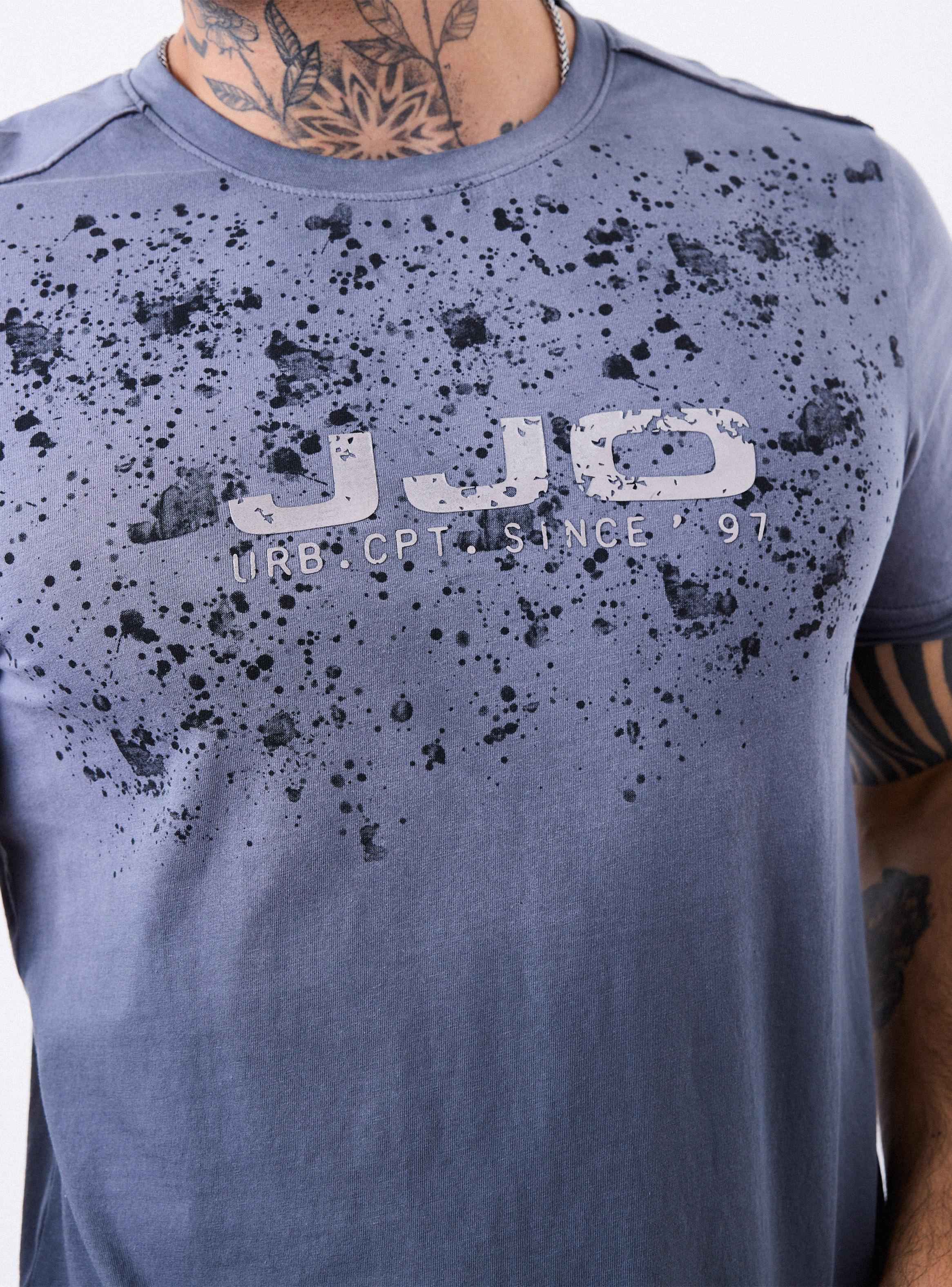 Polera Gradiente con Estampado 3D en Folia-3