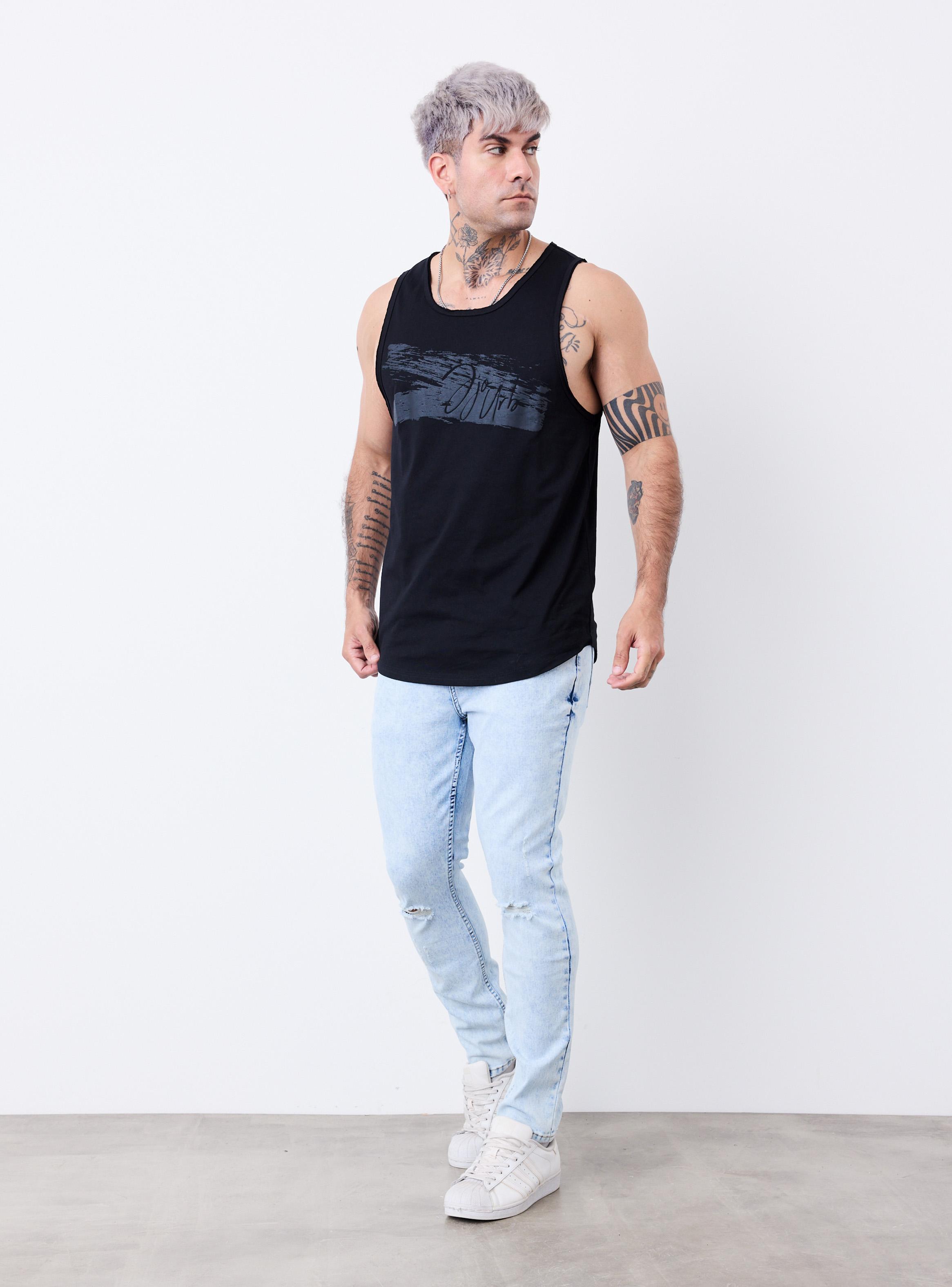 Polera Long Fit Estampado al Tono-4