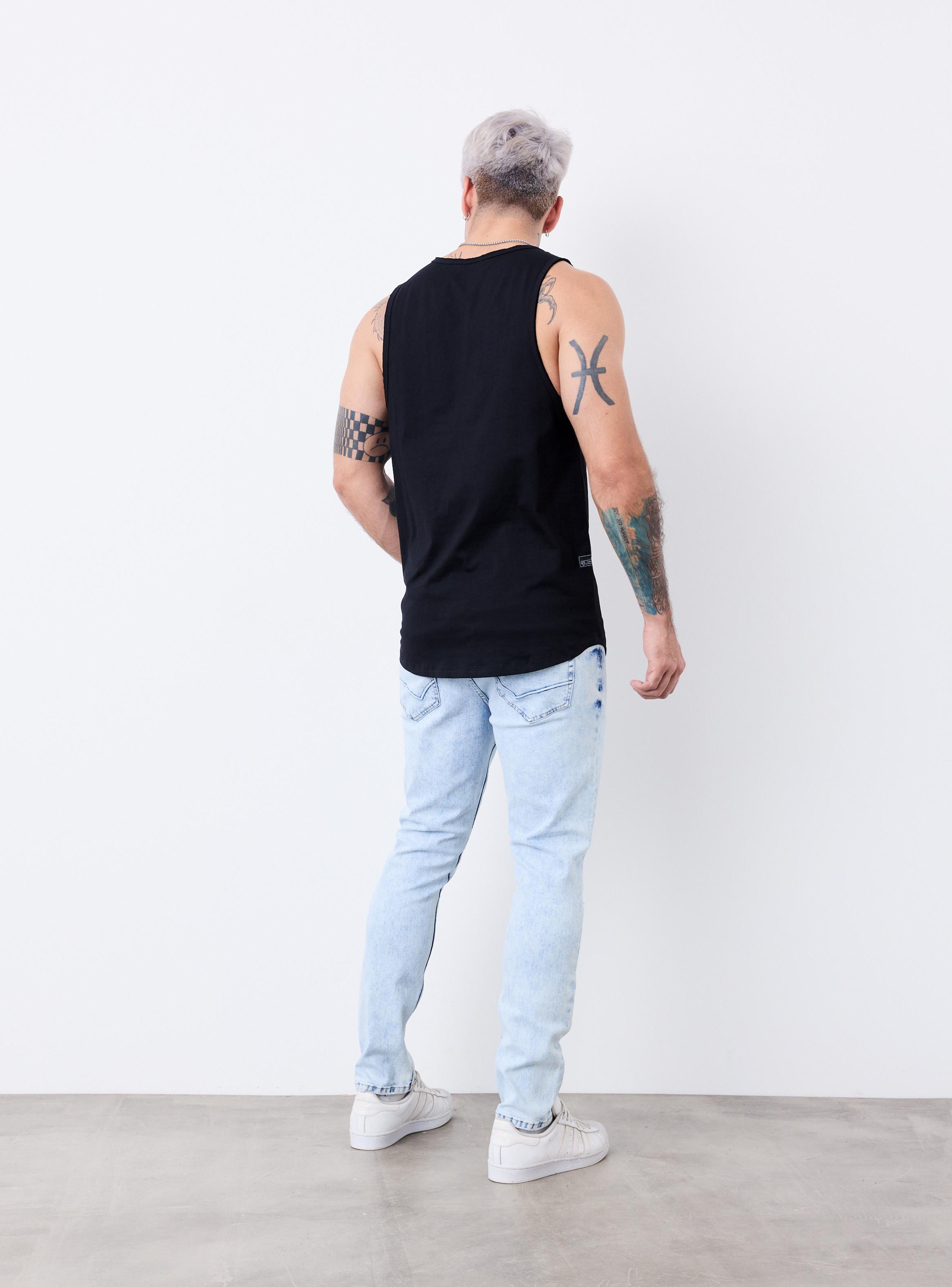 Polera Long Fit Estampado al Tono-5