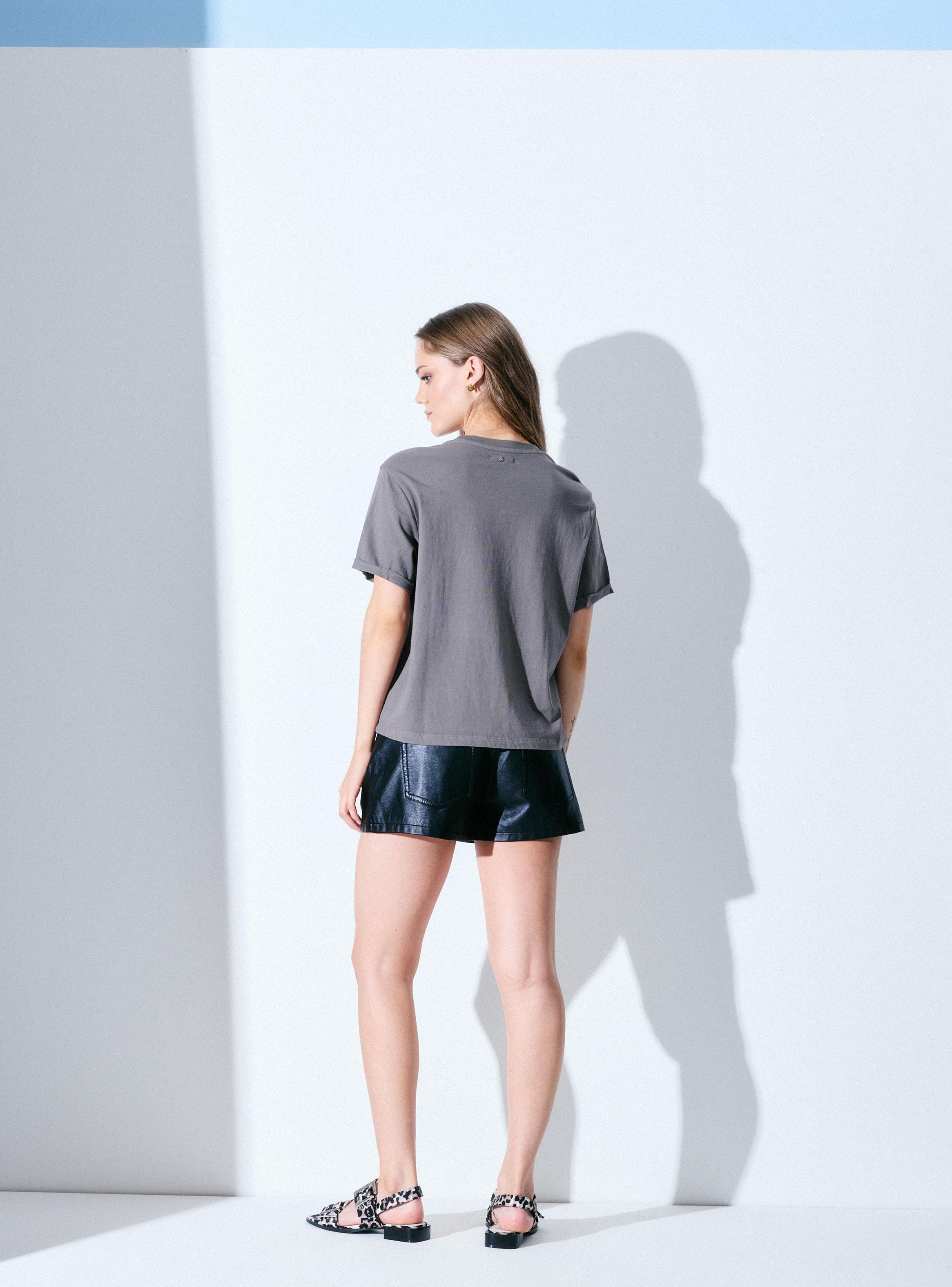 Polera Estampado con Tachas-5