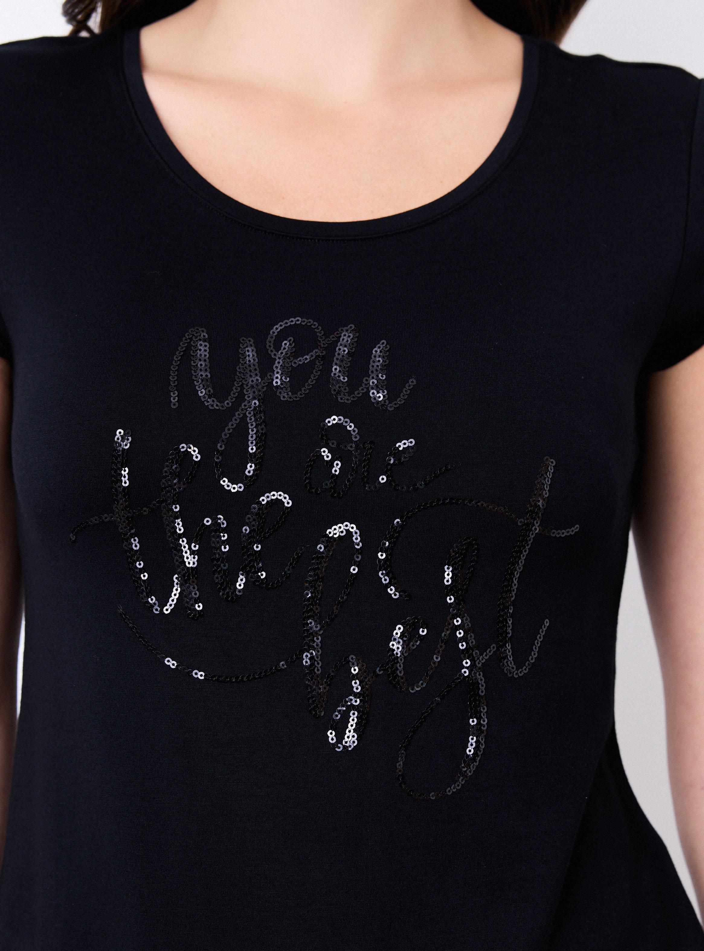 Polera Básica con Gráfica Brillante-3