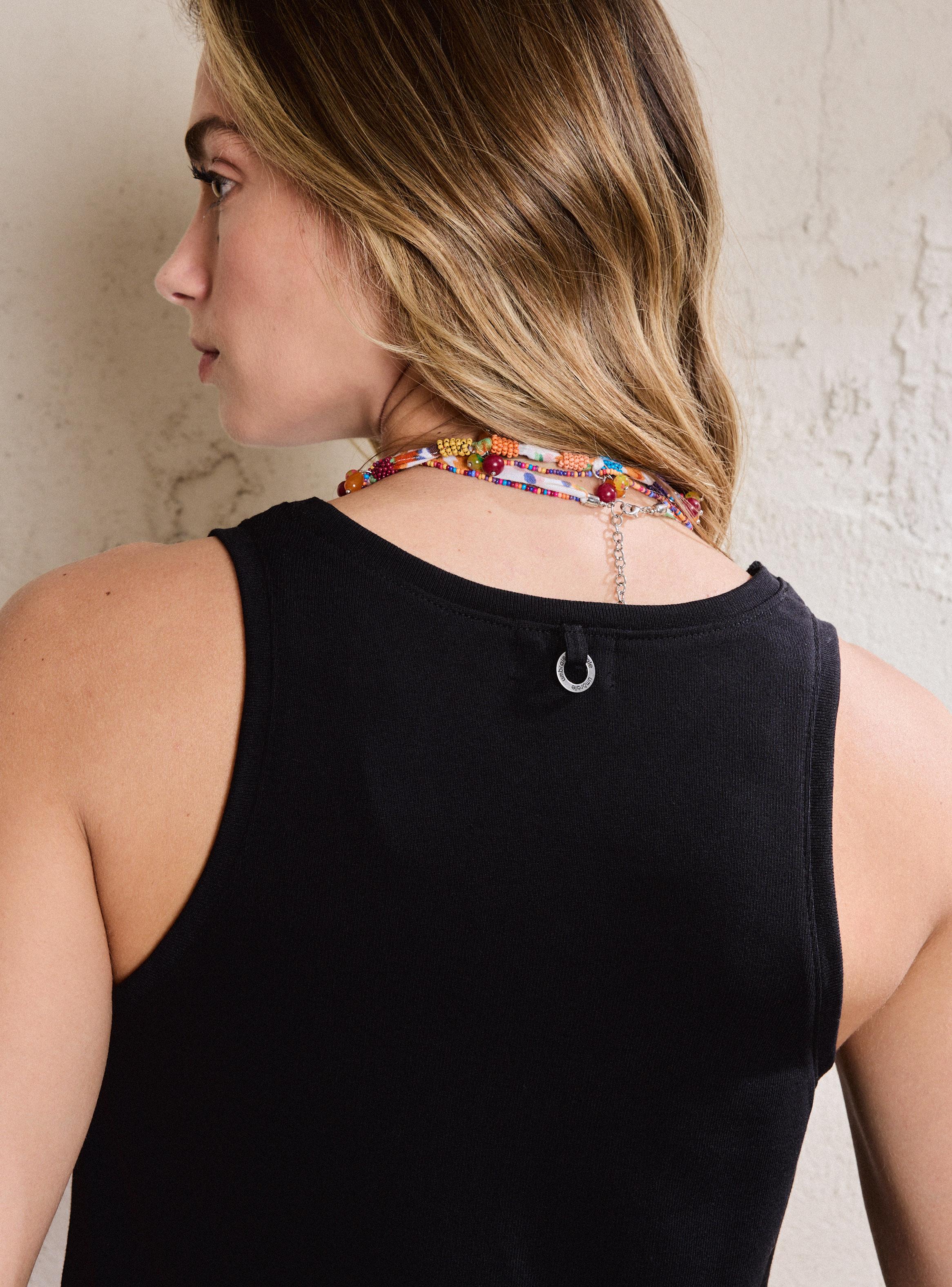 Polera con Aplicación de Macramé en Escote-3