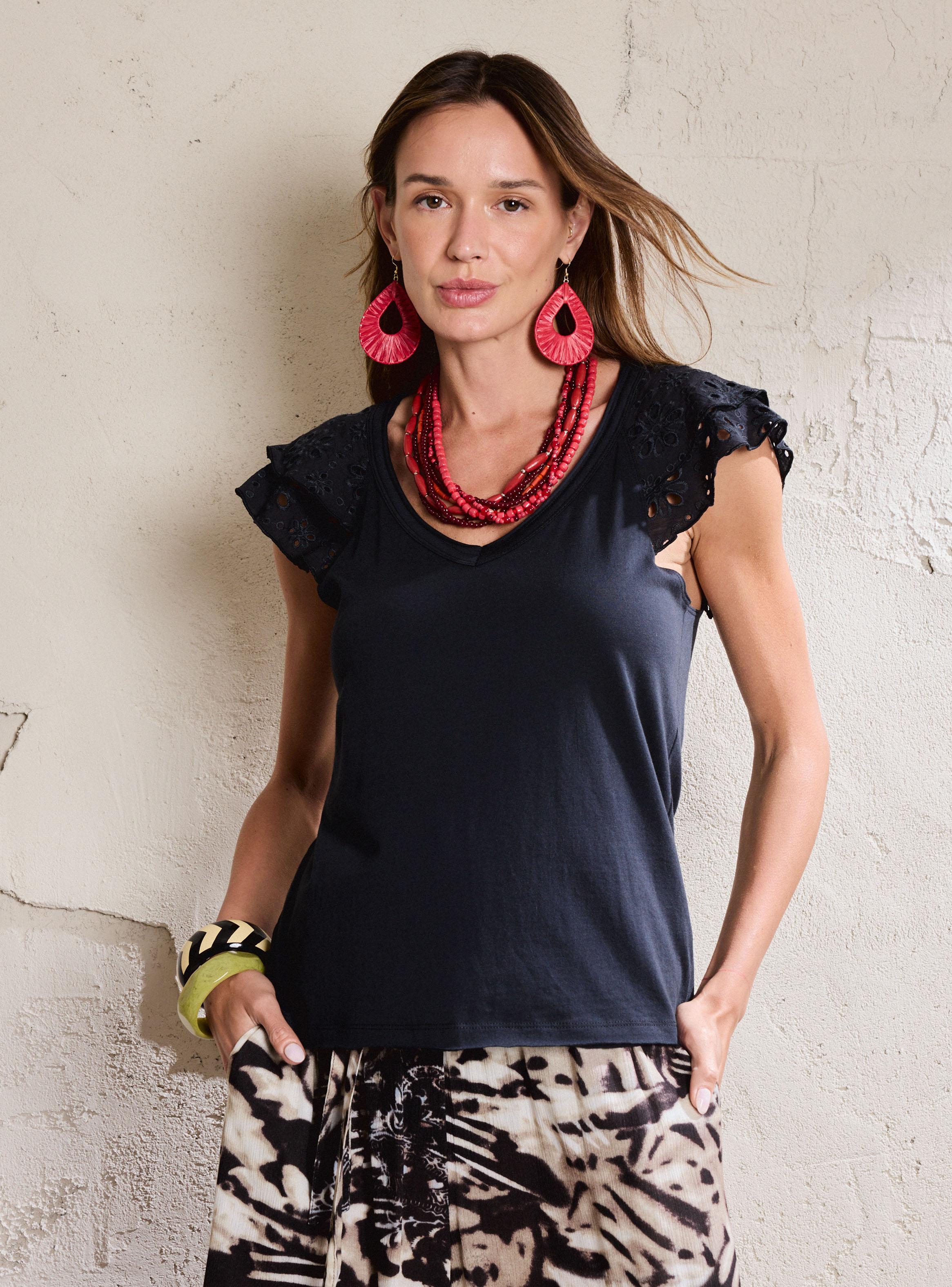 Polera Broderie en Mangas-0