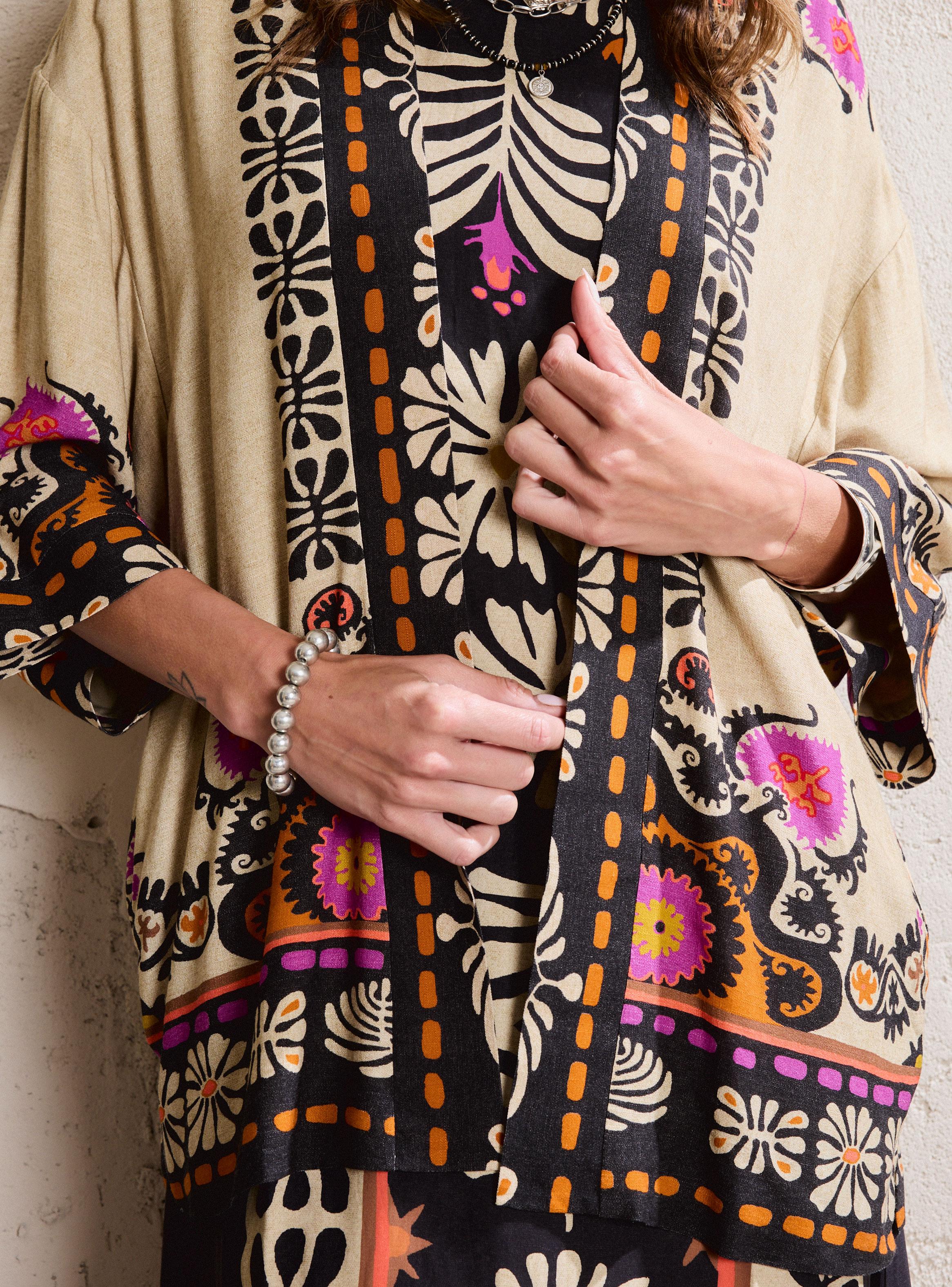 Blusa Tipo Kimono Bordado-2