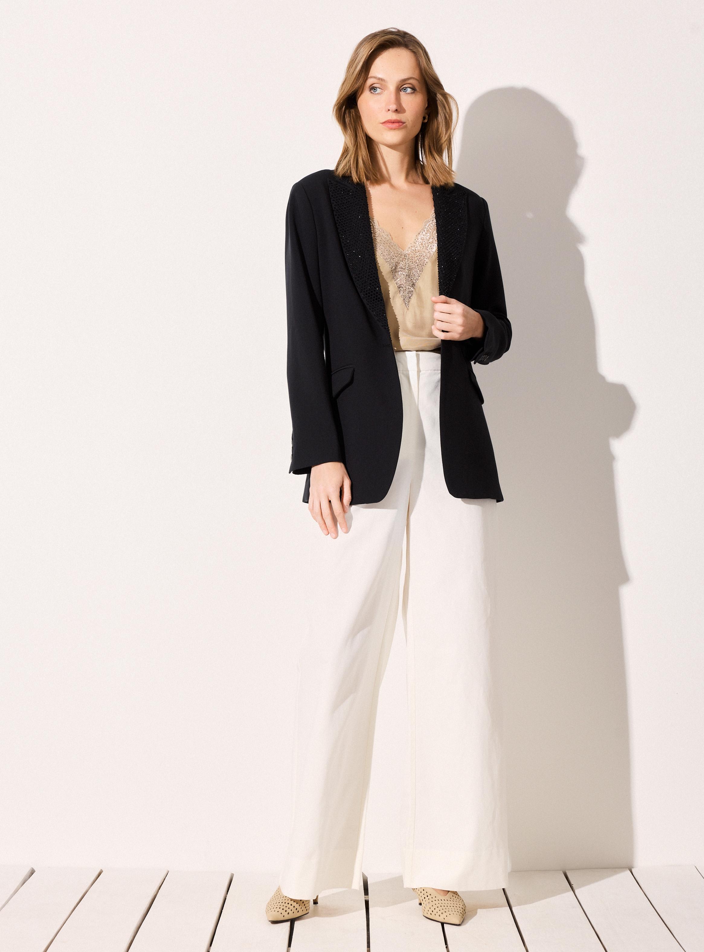 Blazer con Solapa de Cristales-4