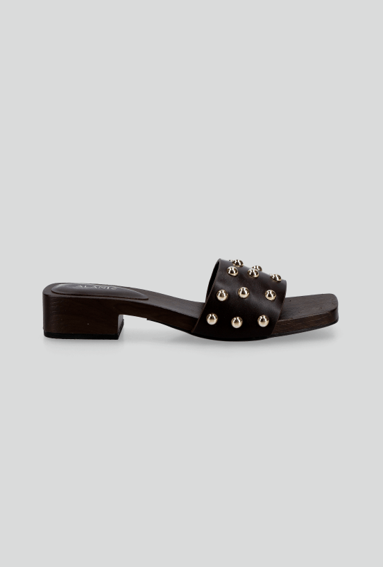 Sandalia Estilo Zueco con Tachas Mujer-4