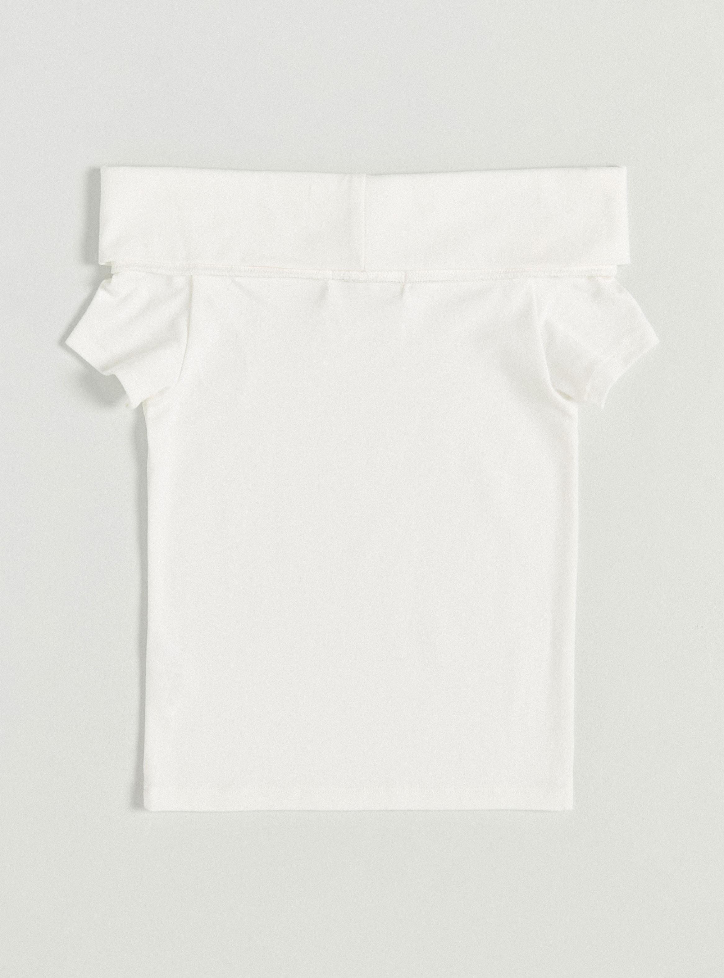 Polera Cuello Bote con Tachas Estrellas-2