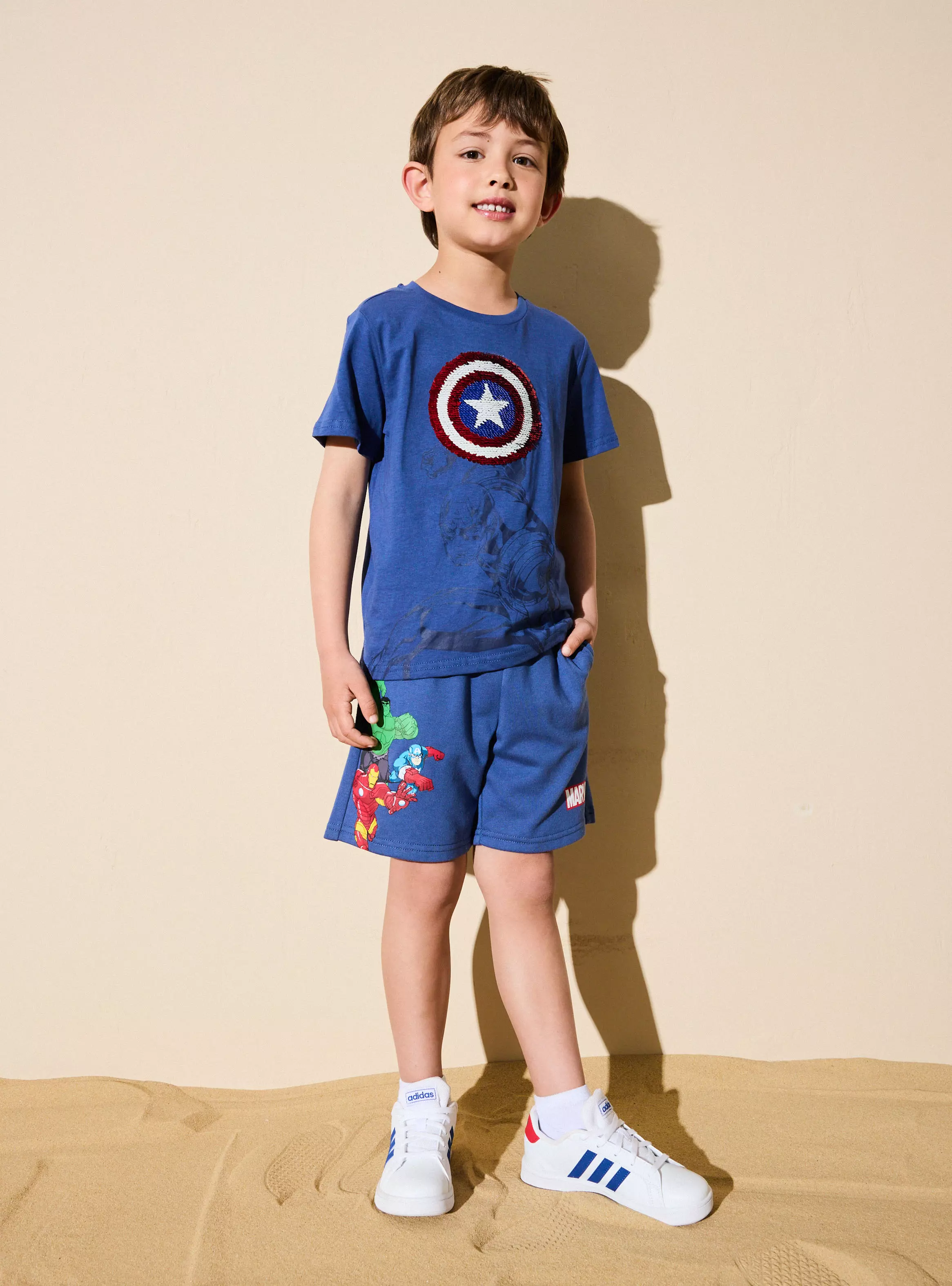 Bermuda Lisa con Estampado Personajes Marvel-3