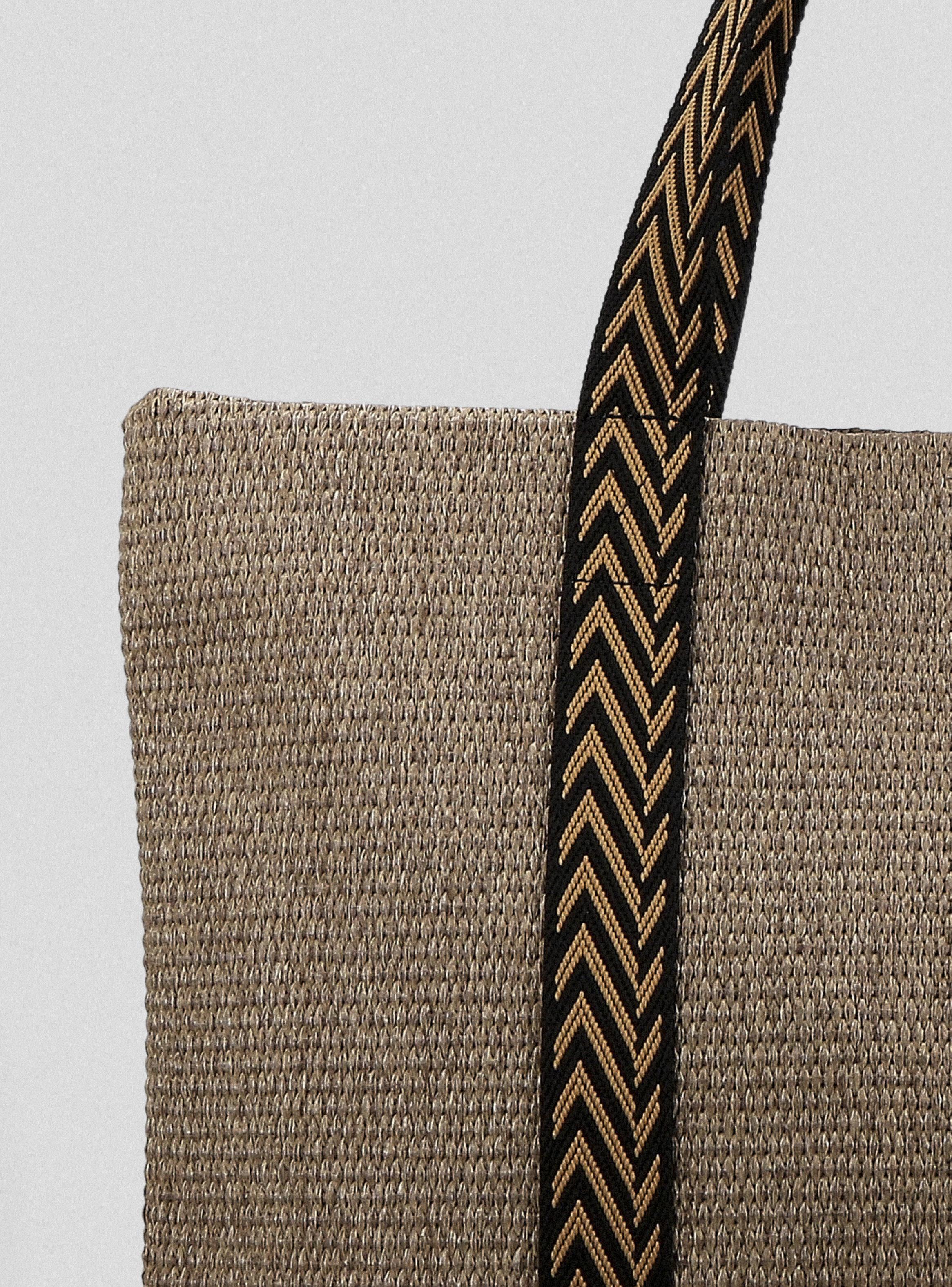 Bolso Efecto Raffia con Straps Diseño-4