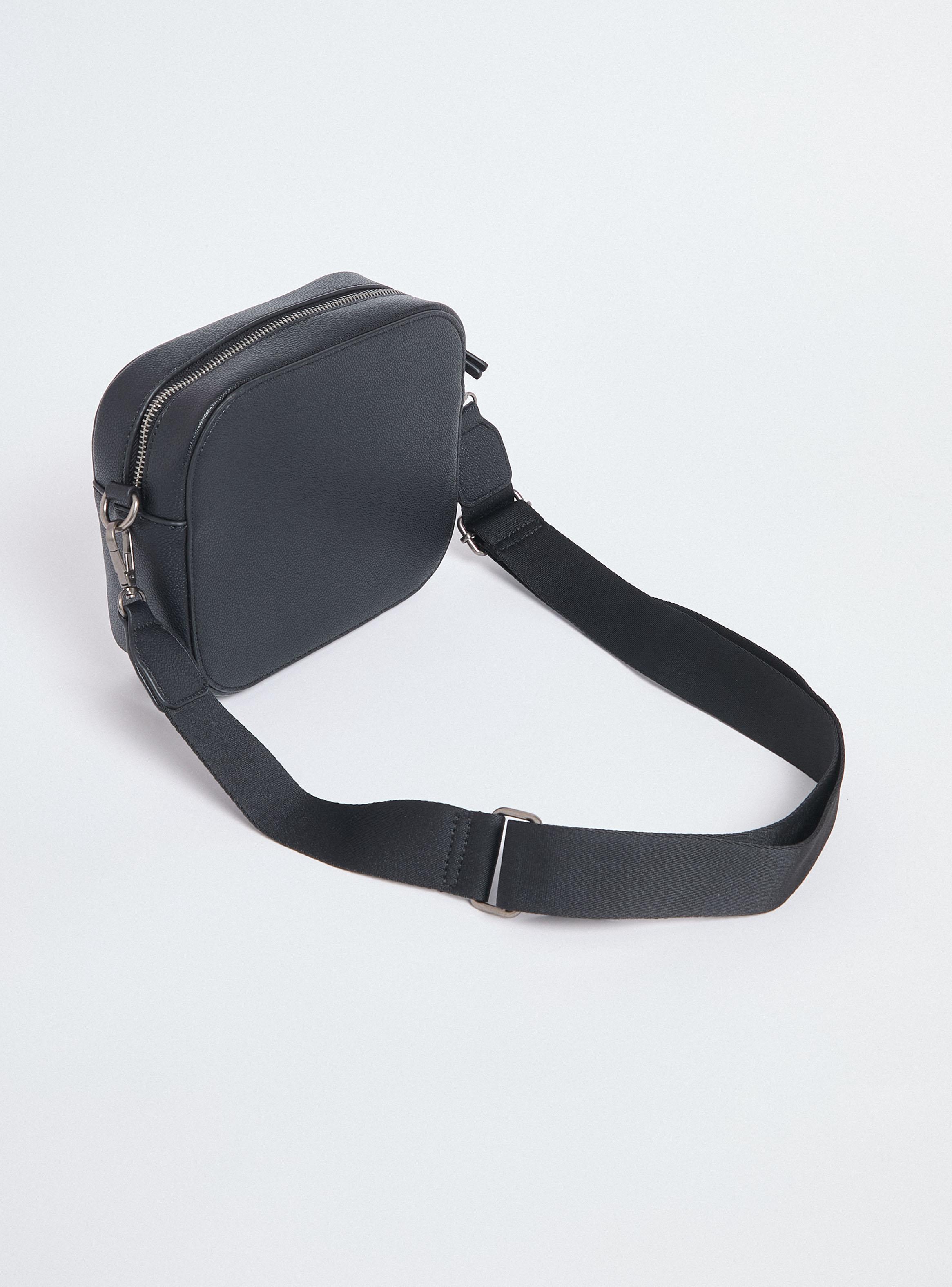 Cartera Crossbody con Diseño Raffia-2