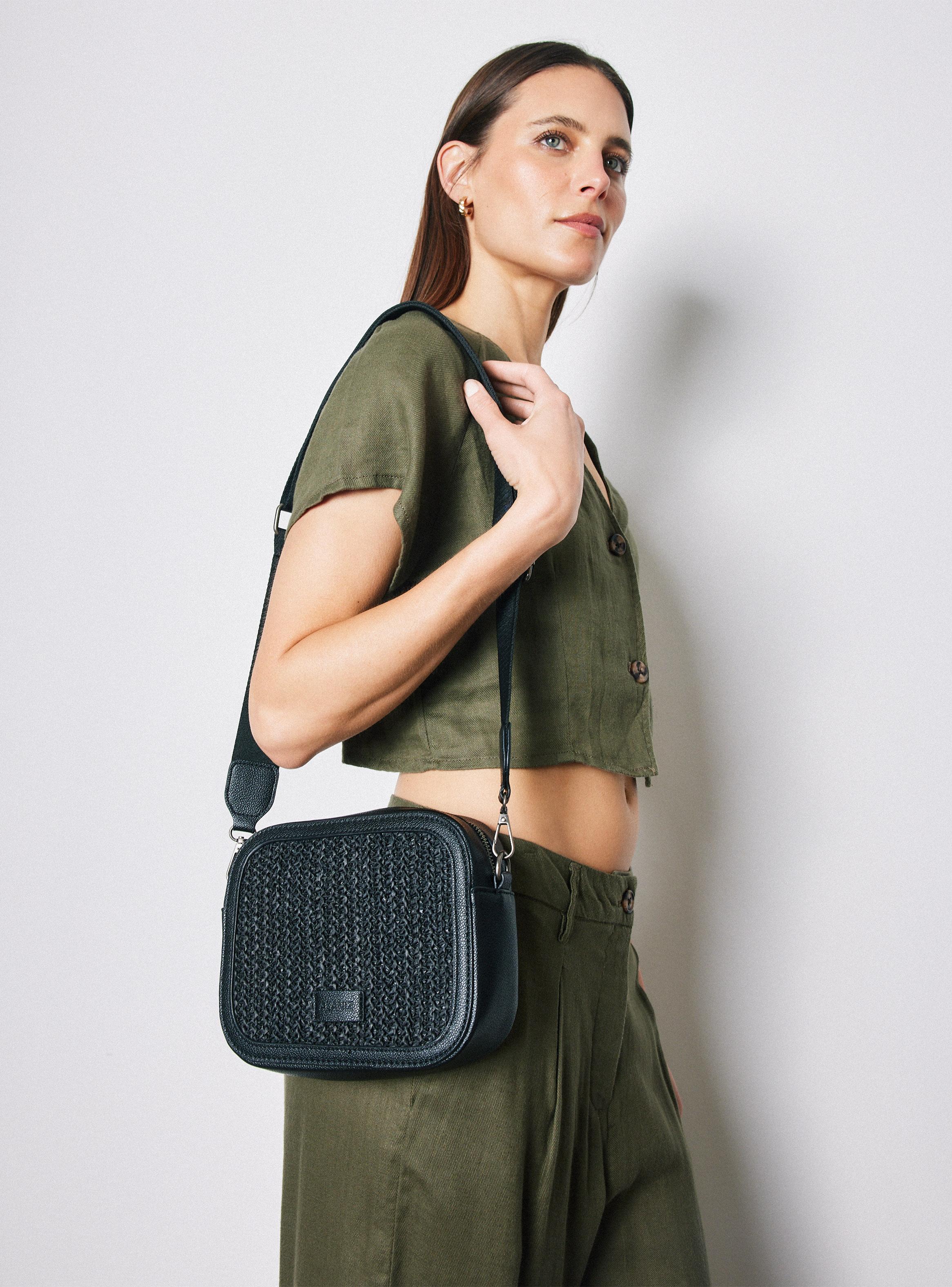Cartera Crossbody con Diseño Raffia-6