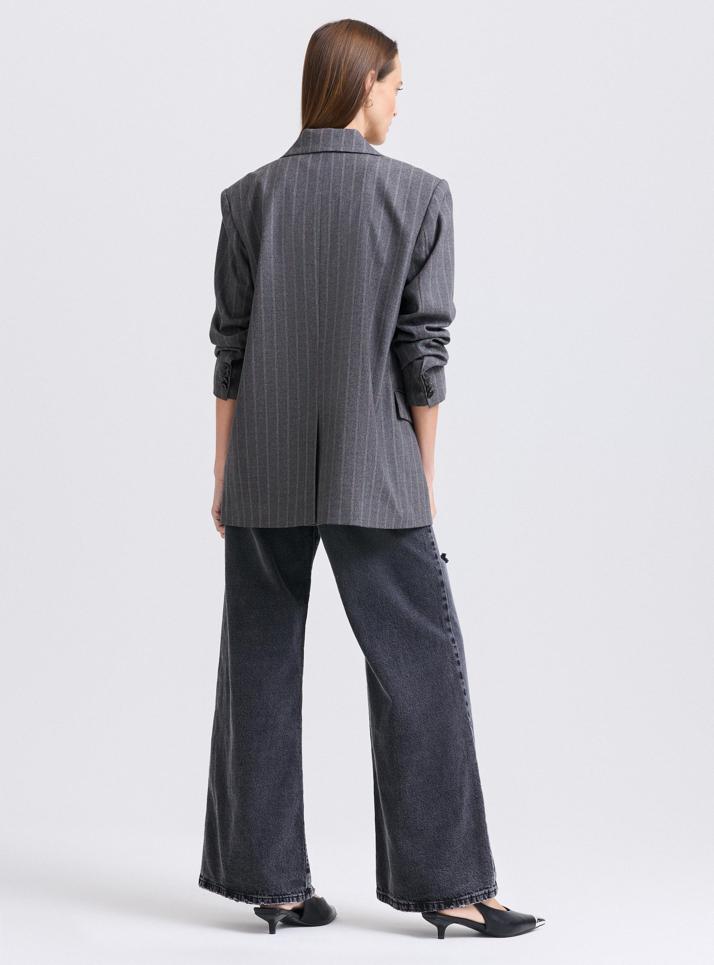 Jeans con Tajo en Muslo-5