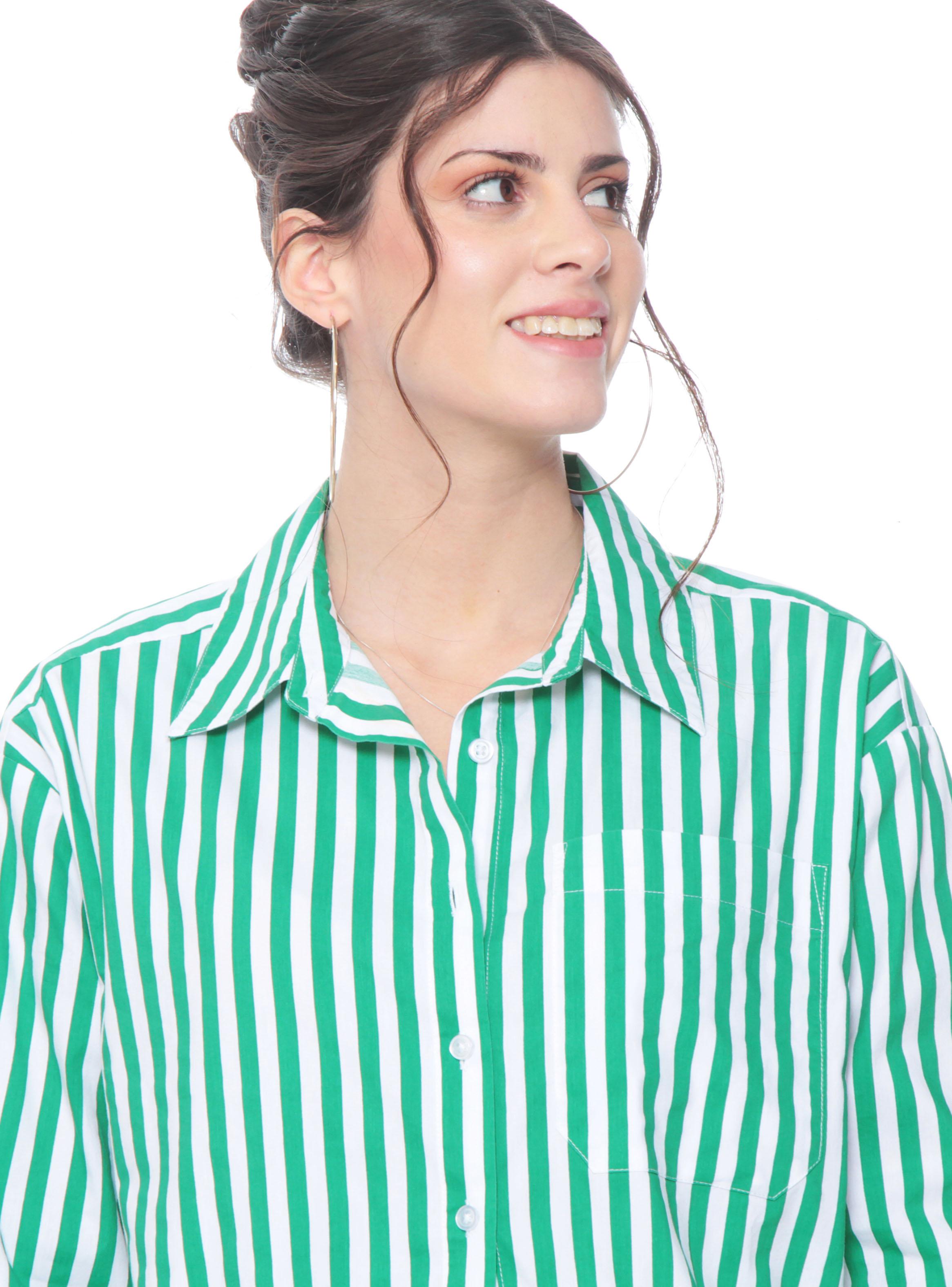 Blusa Listada Abotonada en Delantero y Bolsillo-2