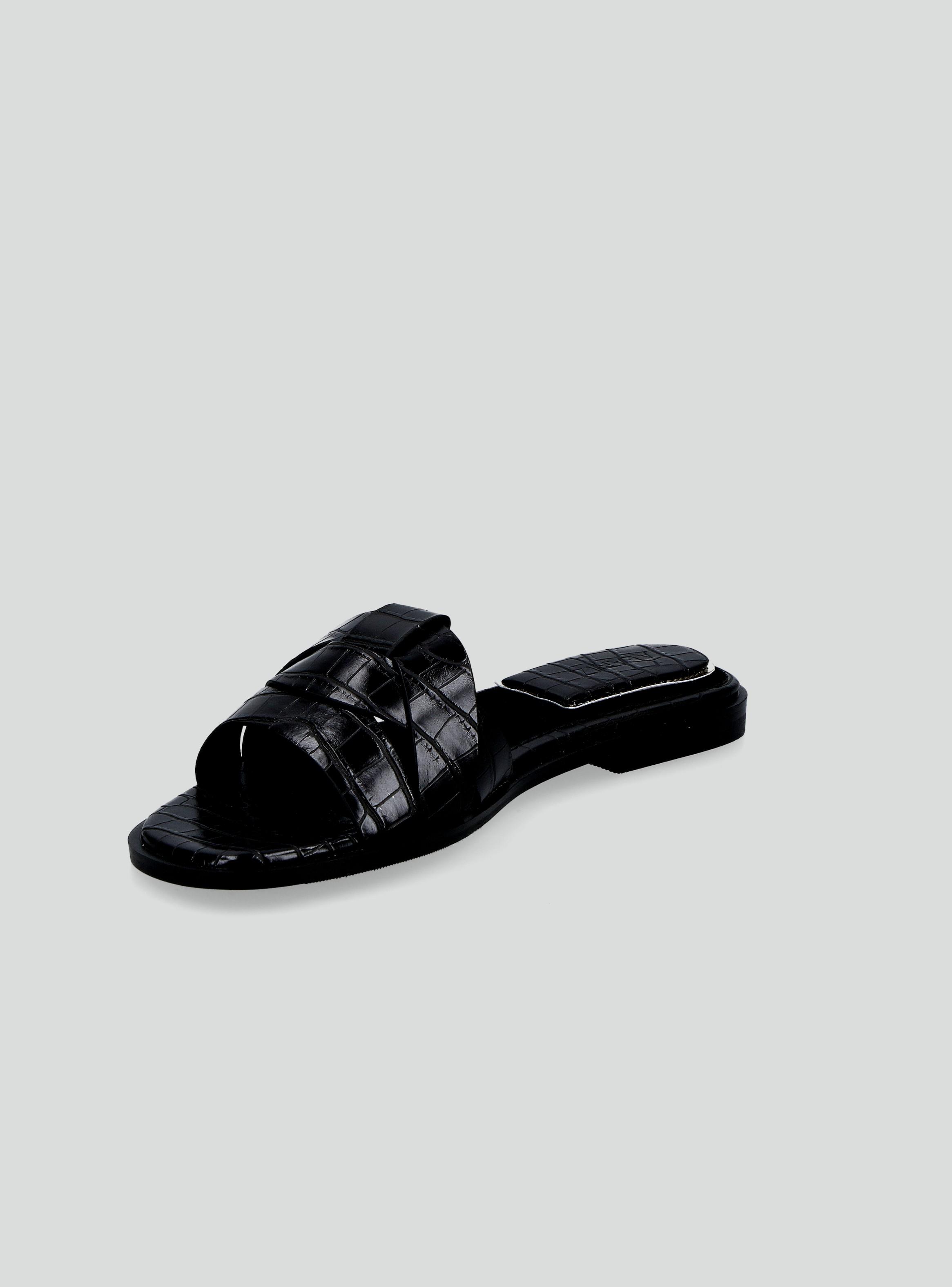 Sandalia Flat con Textura Croco Mujer-2