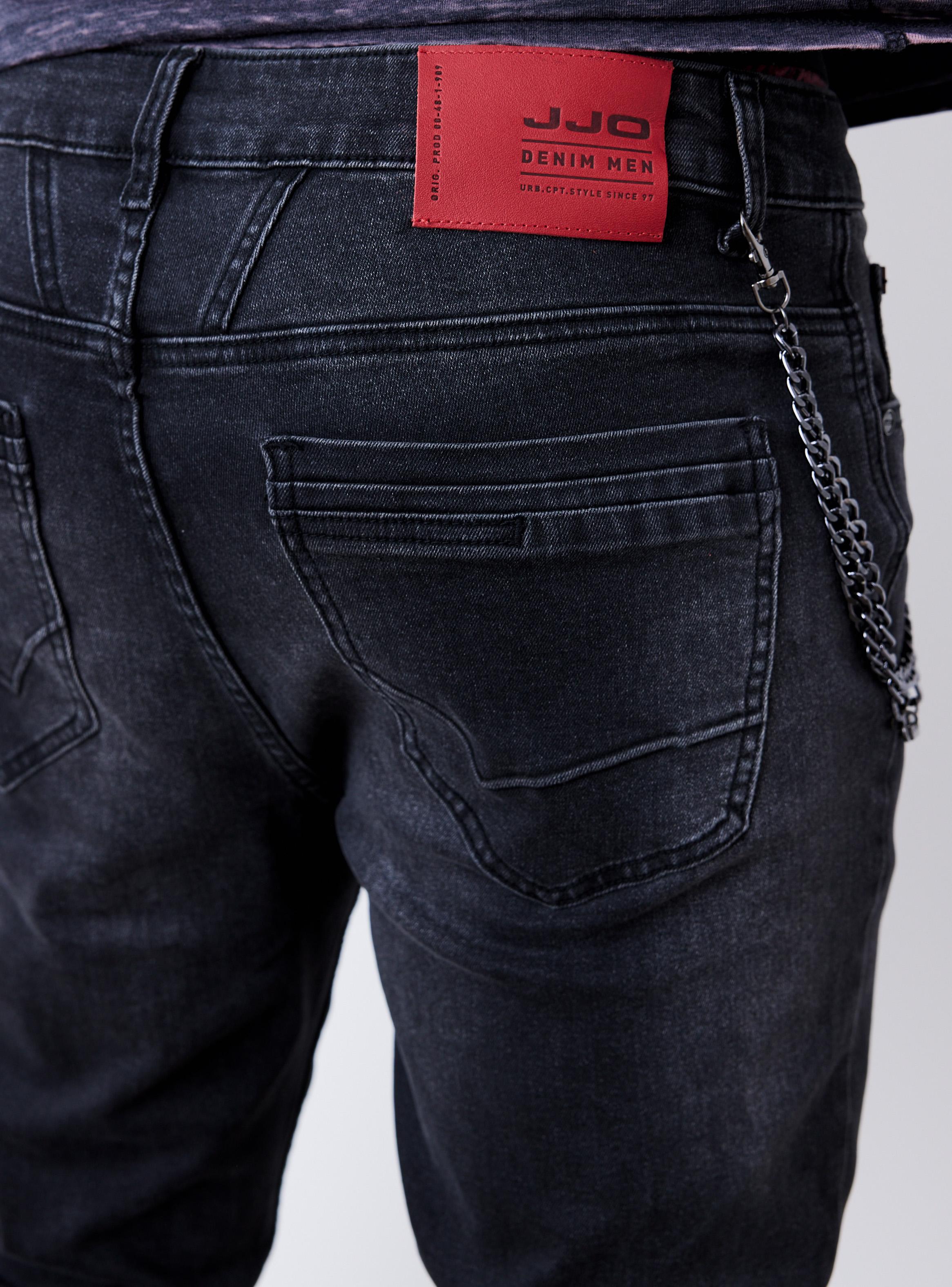 Jeans Tapered con Roturas y Cadena-3
