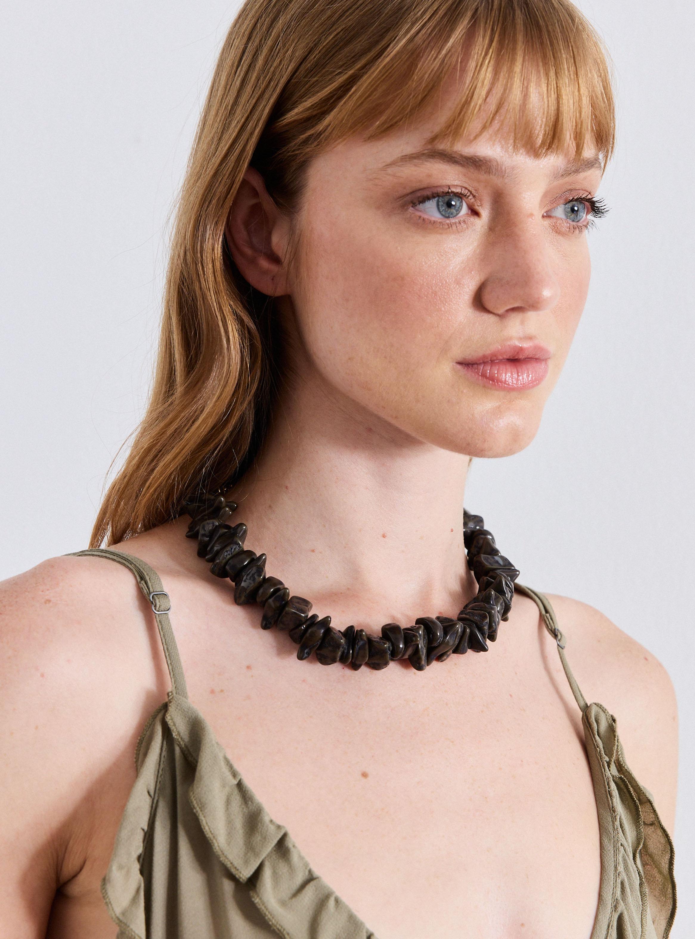 Collar Piedras de Resina Unicolor-2