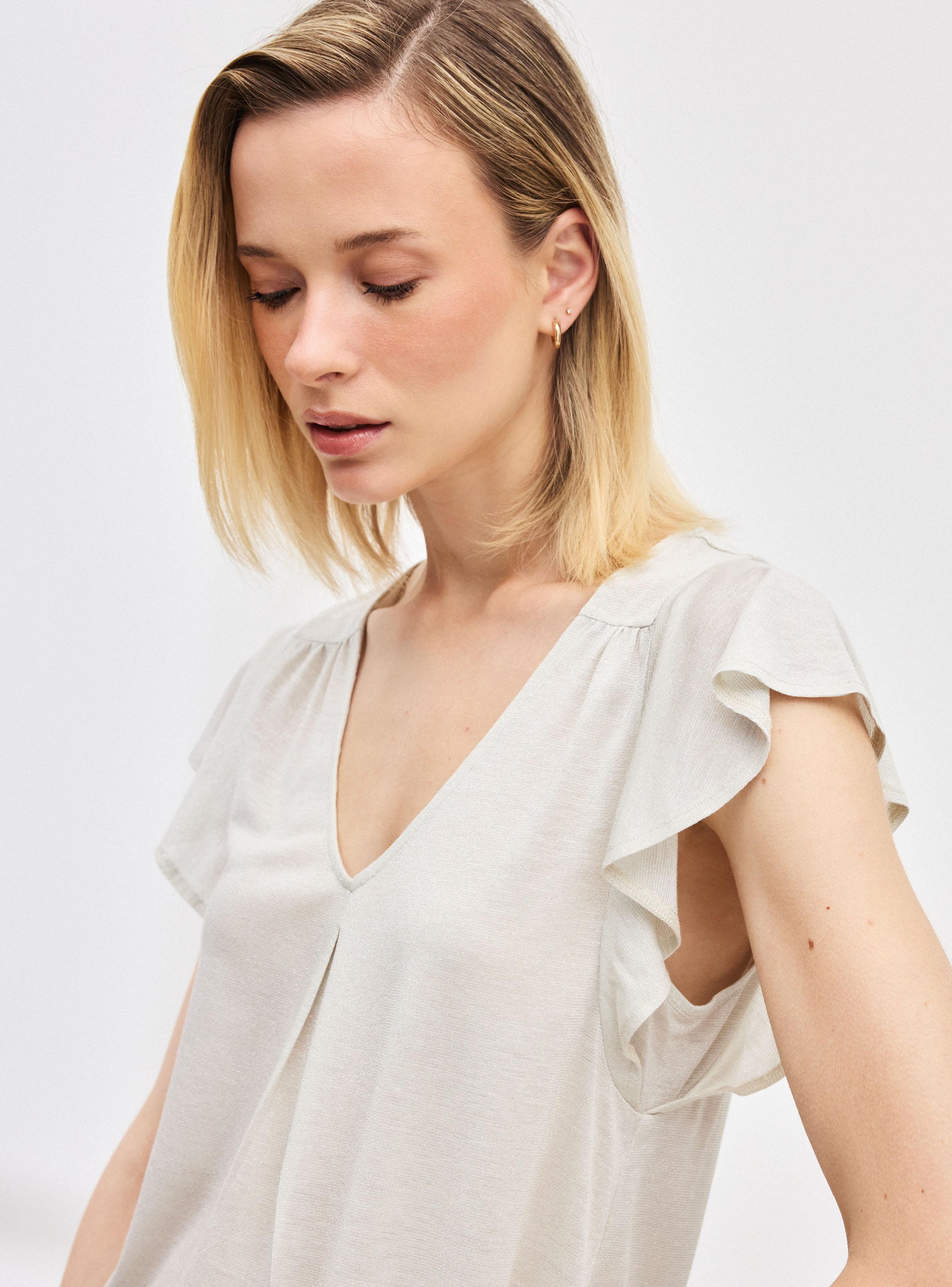 Polera Manga de Vuelo con Pinza Central-2