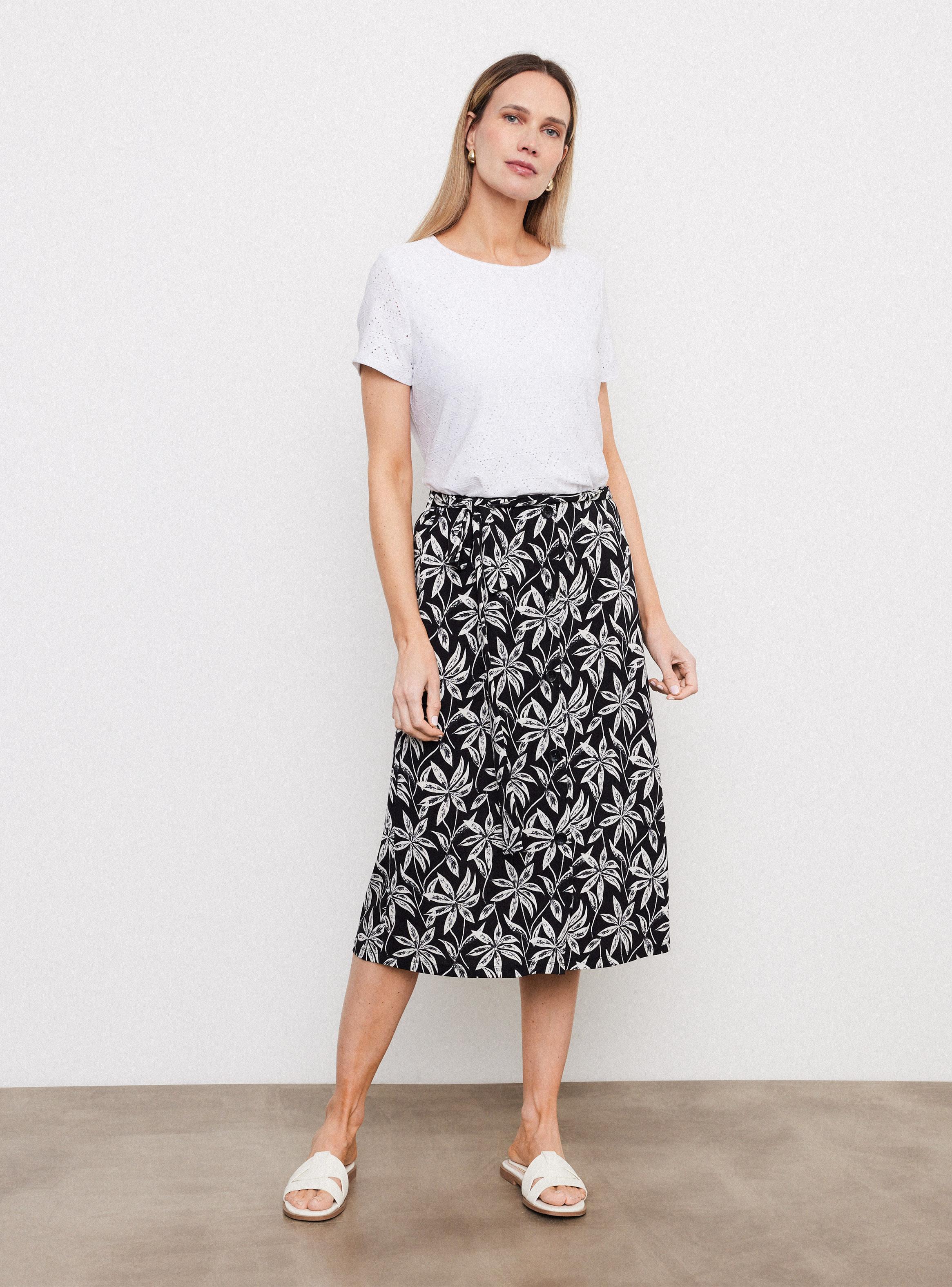 Polera de Encaje Elasticado con Forro-4