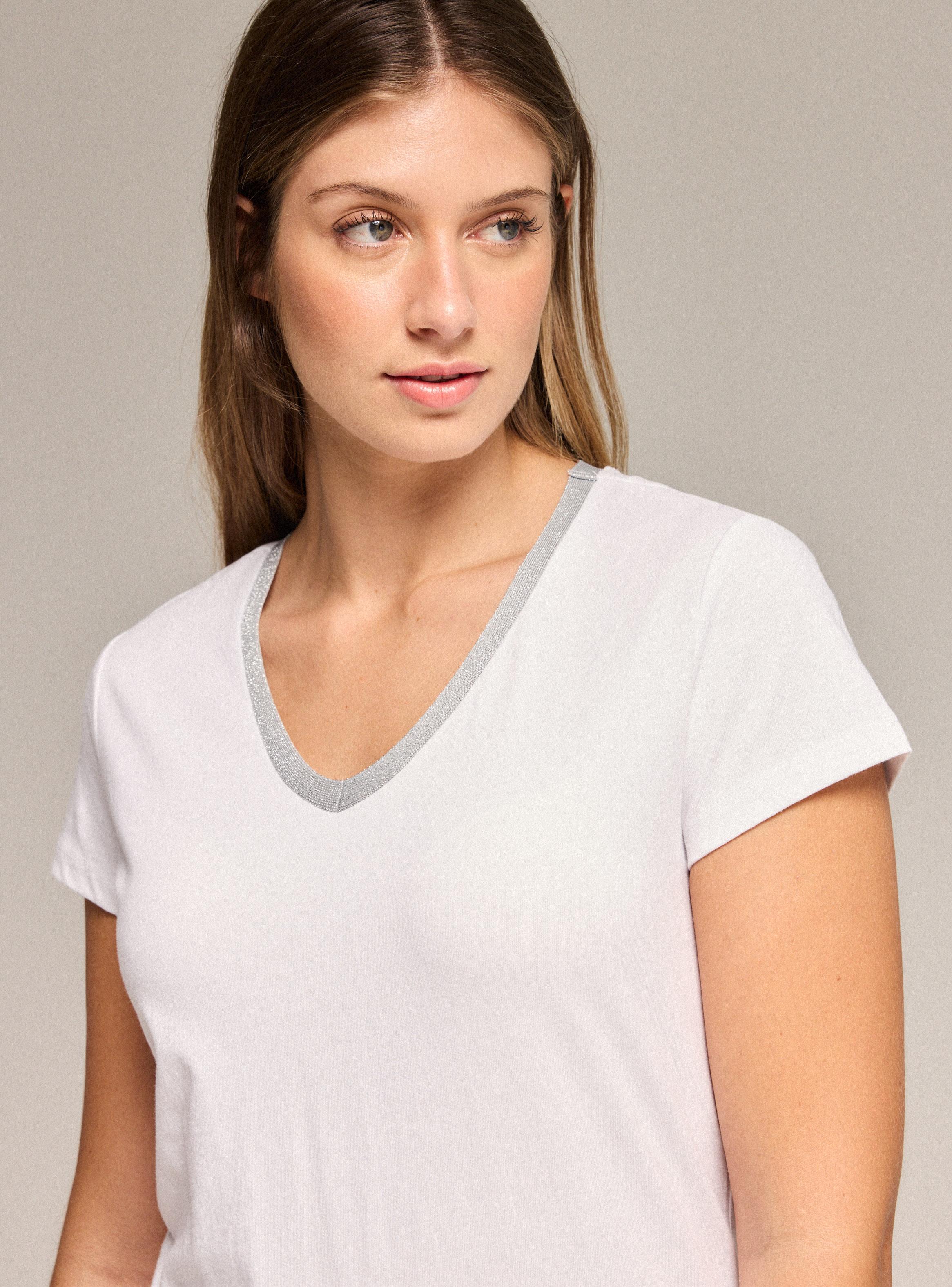 Polera Manga Corta Cuello V-2