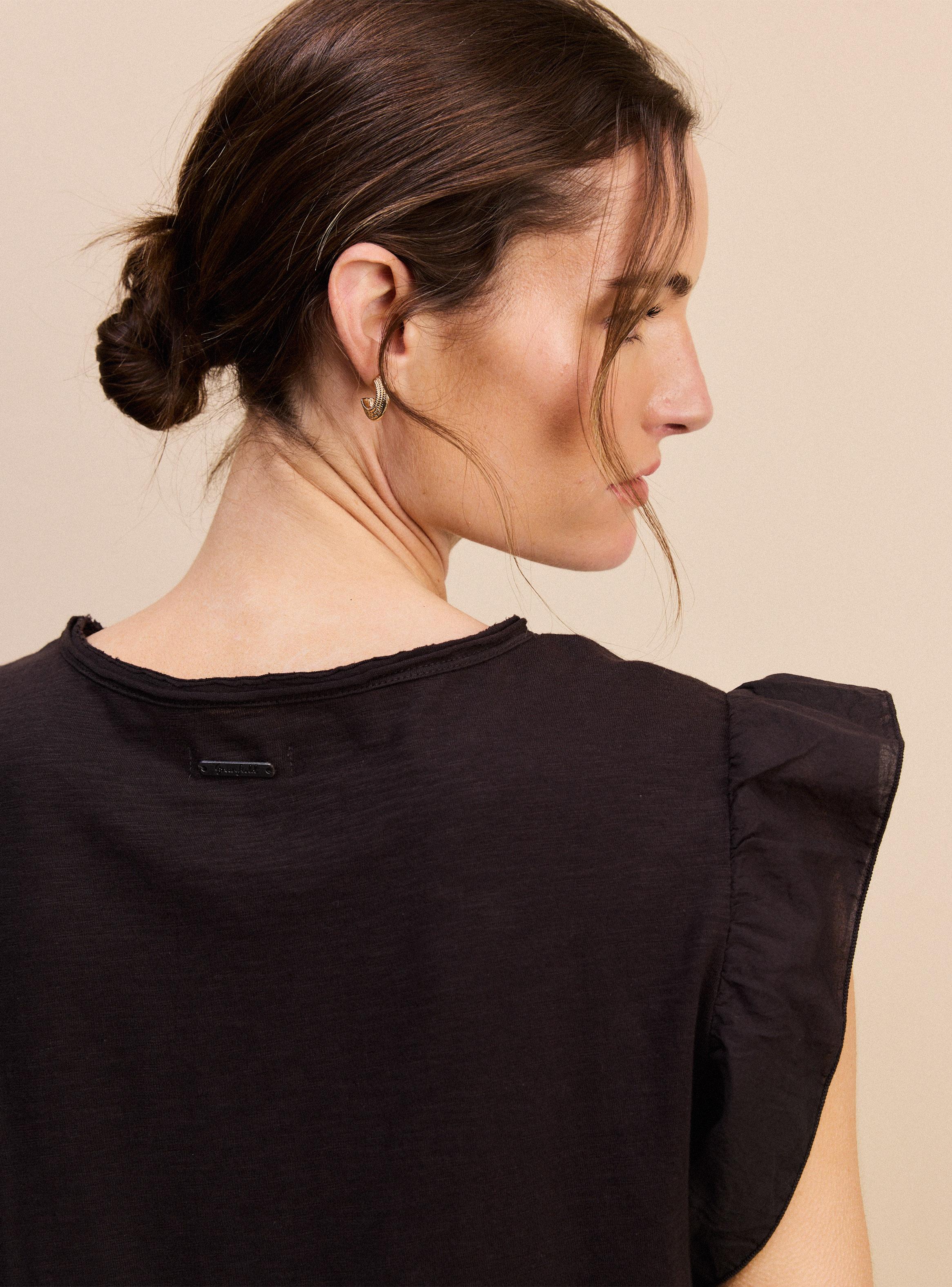 Polera con Proceso de Lavado Tachas-3