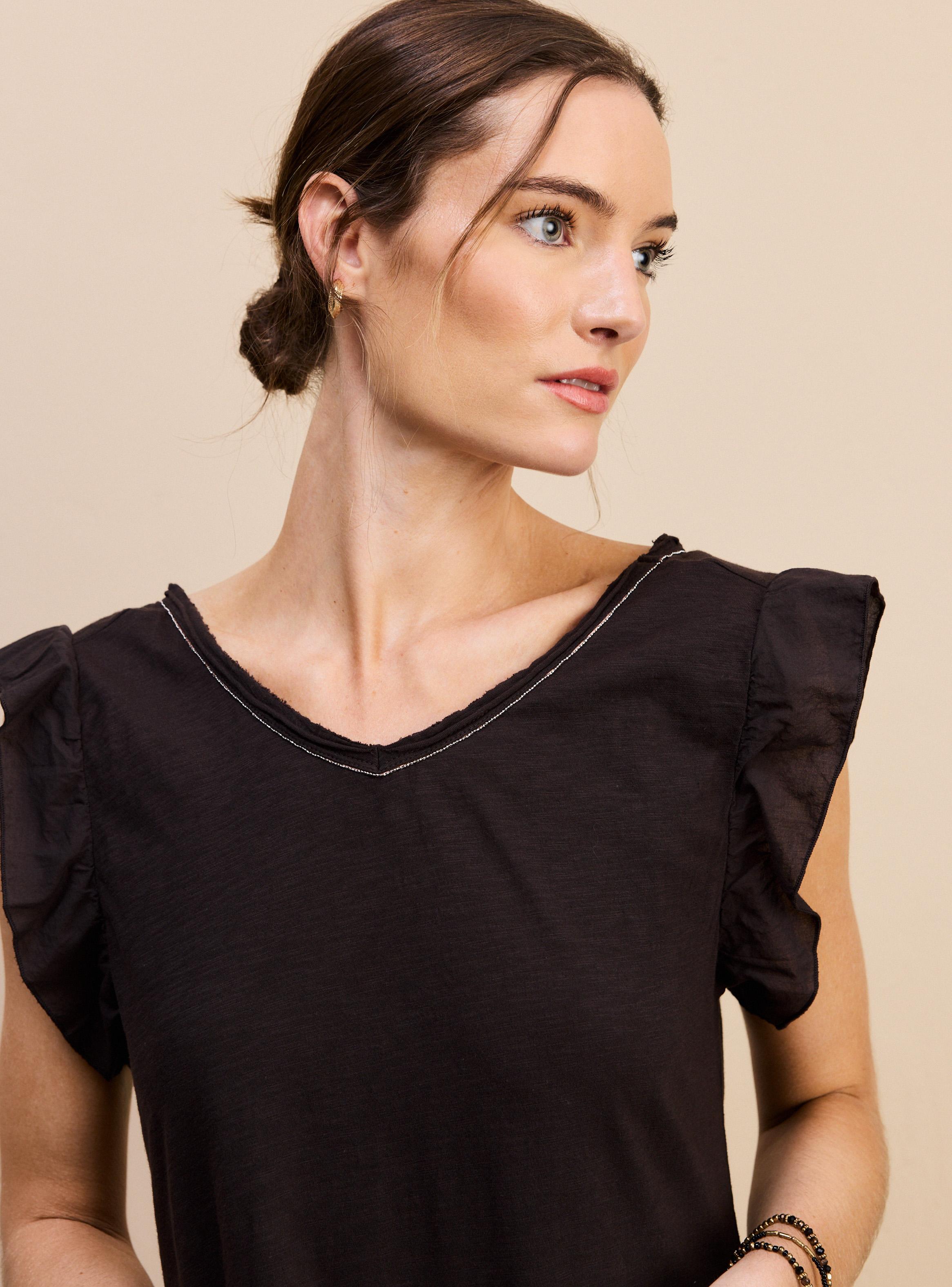 Vestido con Proceso de Lavado Detalle de Cadena en Escote-2