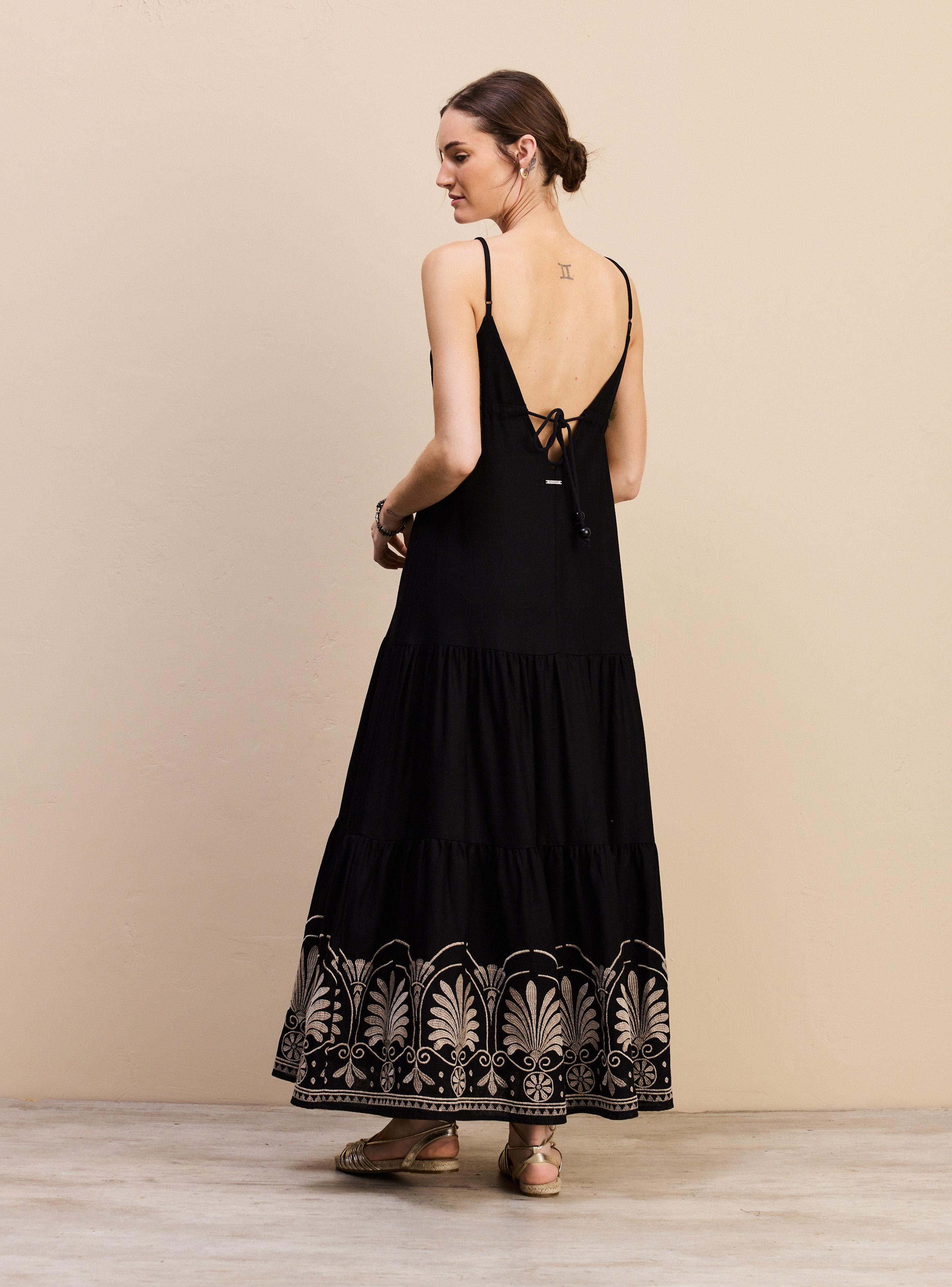 Vestido Bordado en Ruedo-5