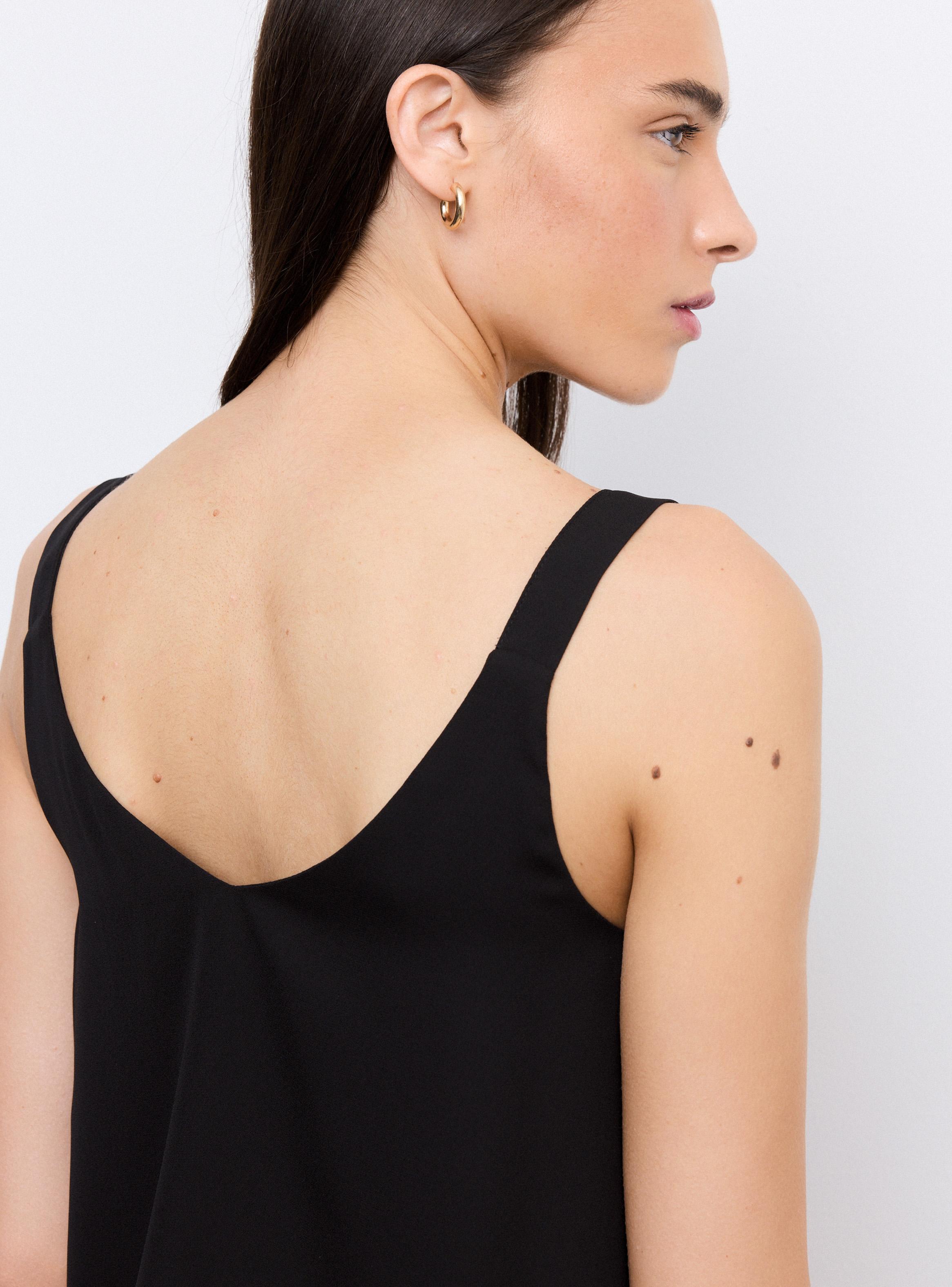 Blusa Fluida con Escote V Tirantes Anchos-3