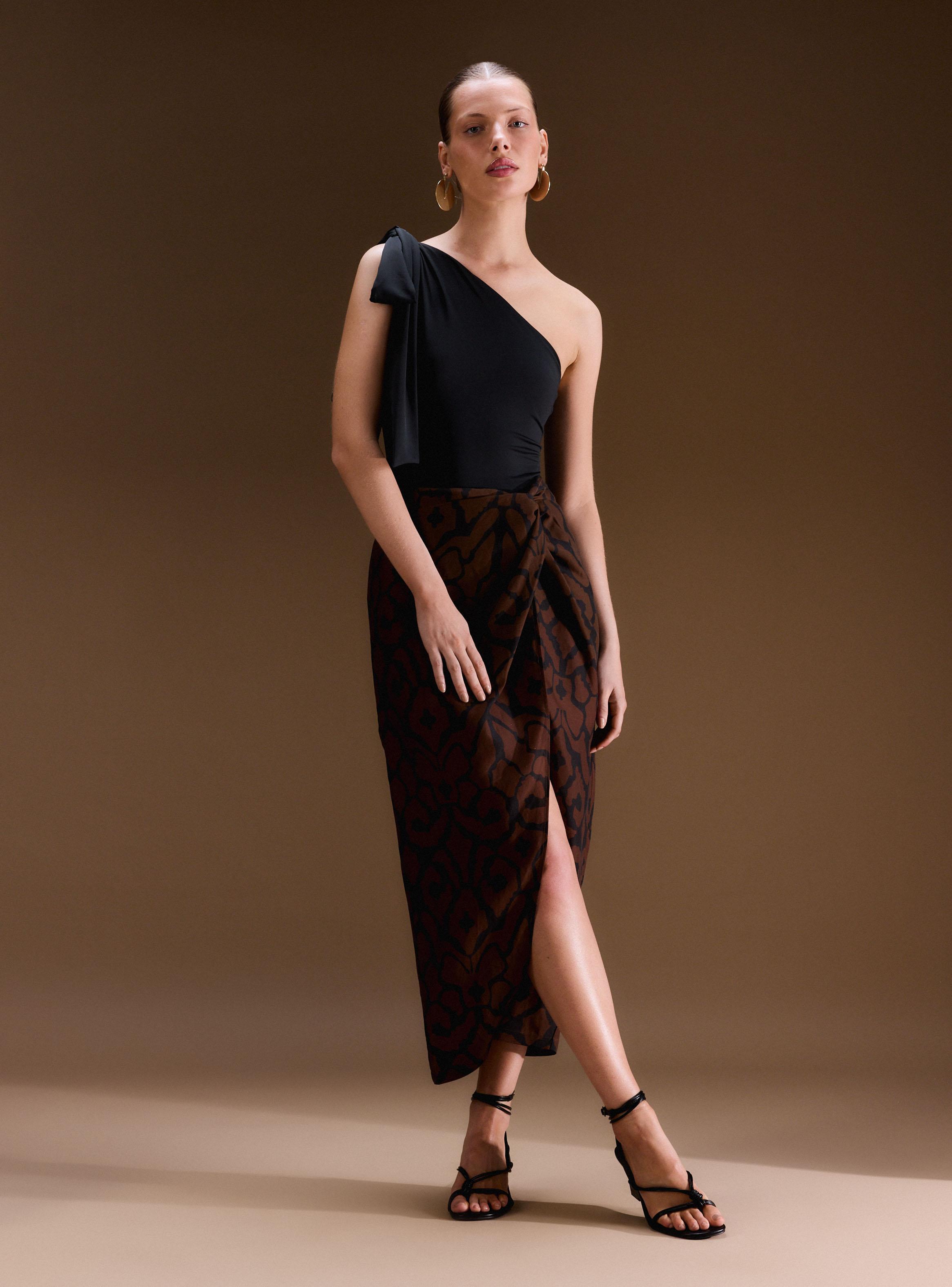 Body Escote V Volantes Colección Ange Eyzaguirre-4