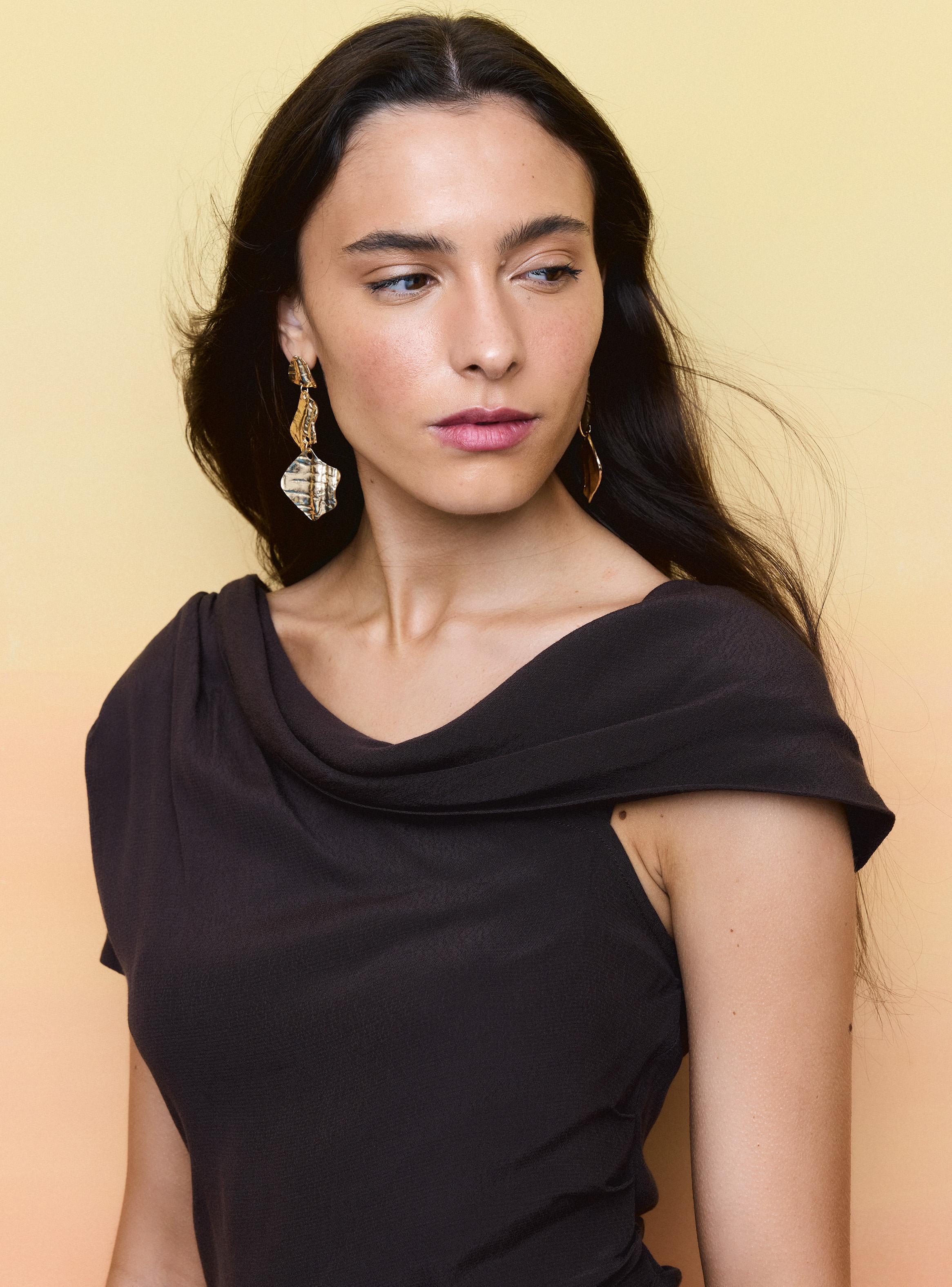 Blusa Asimétrica Fluida con Recogido Lateral-2