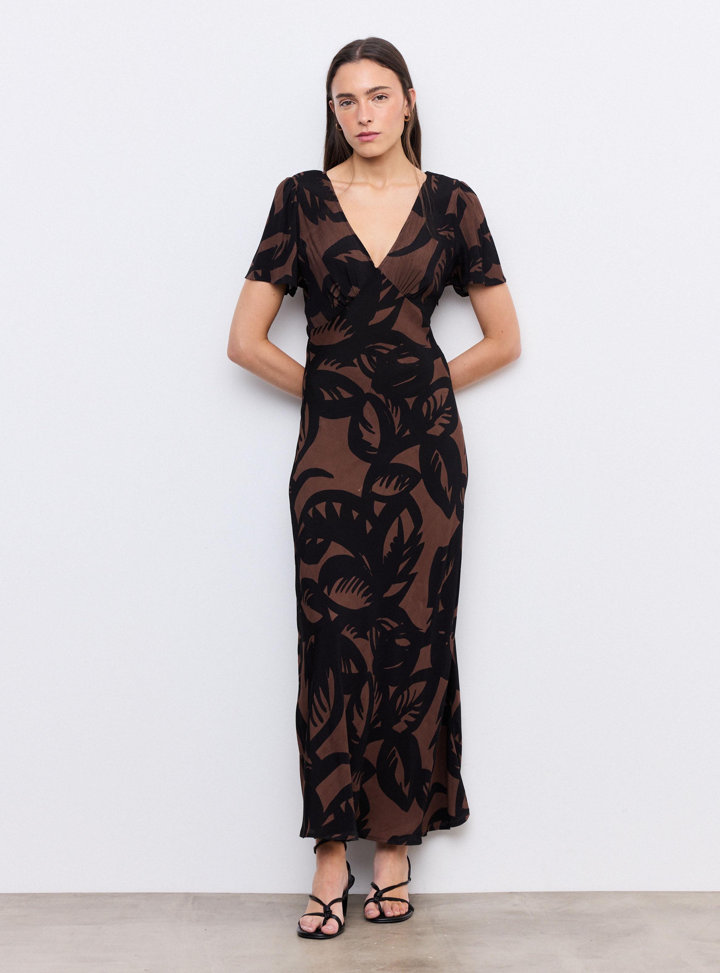 Vestido Fluido Escote V Manga Corta-4