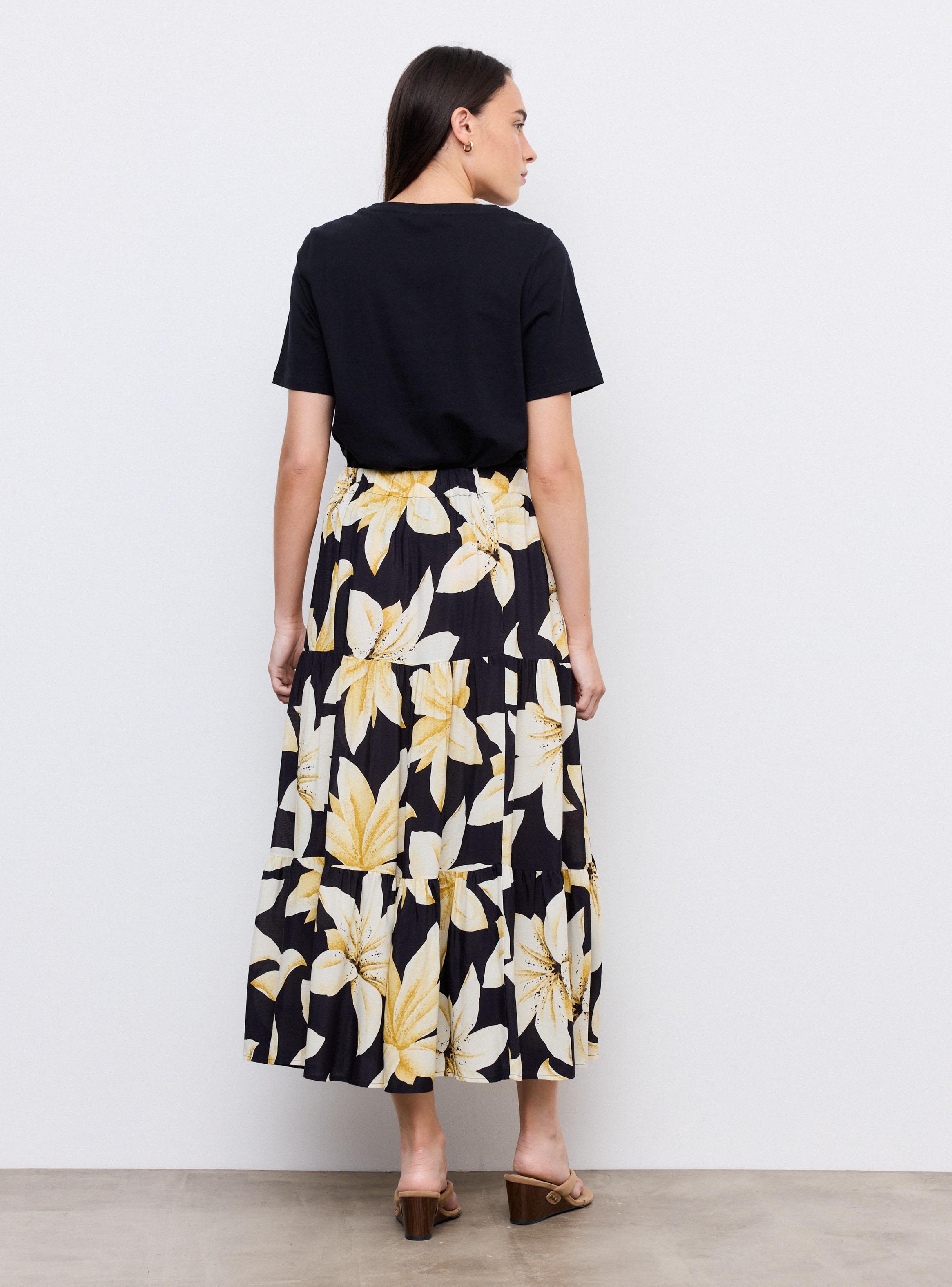 Polera Manga Corta Escote Redondo con Bordado Frontal-5