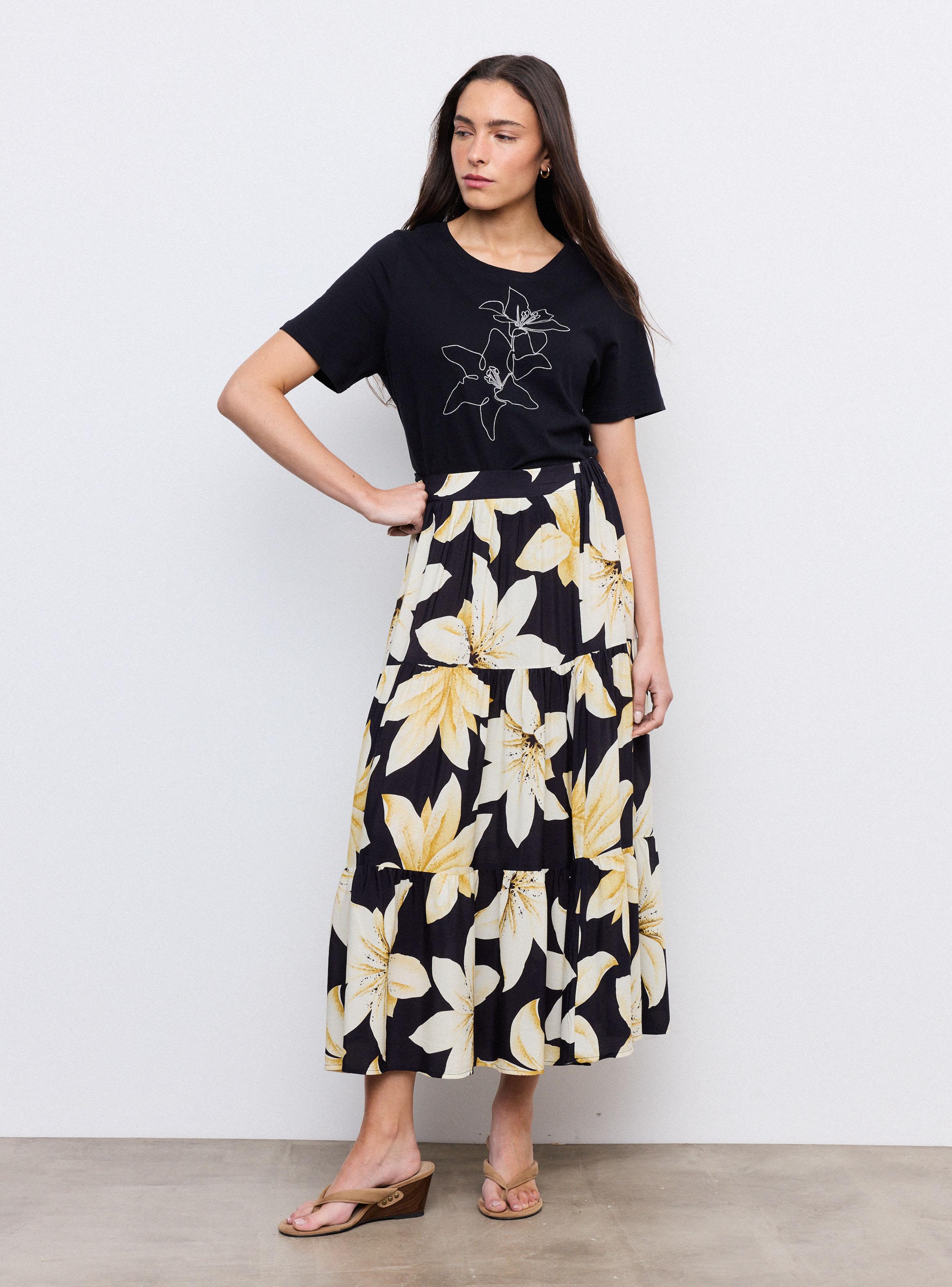 Polera Manga Corta Escote Redondo con Bordado Frontal-4