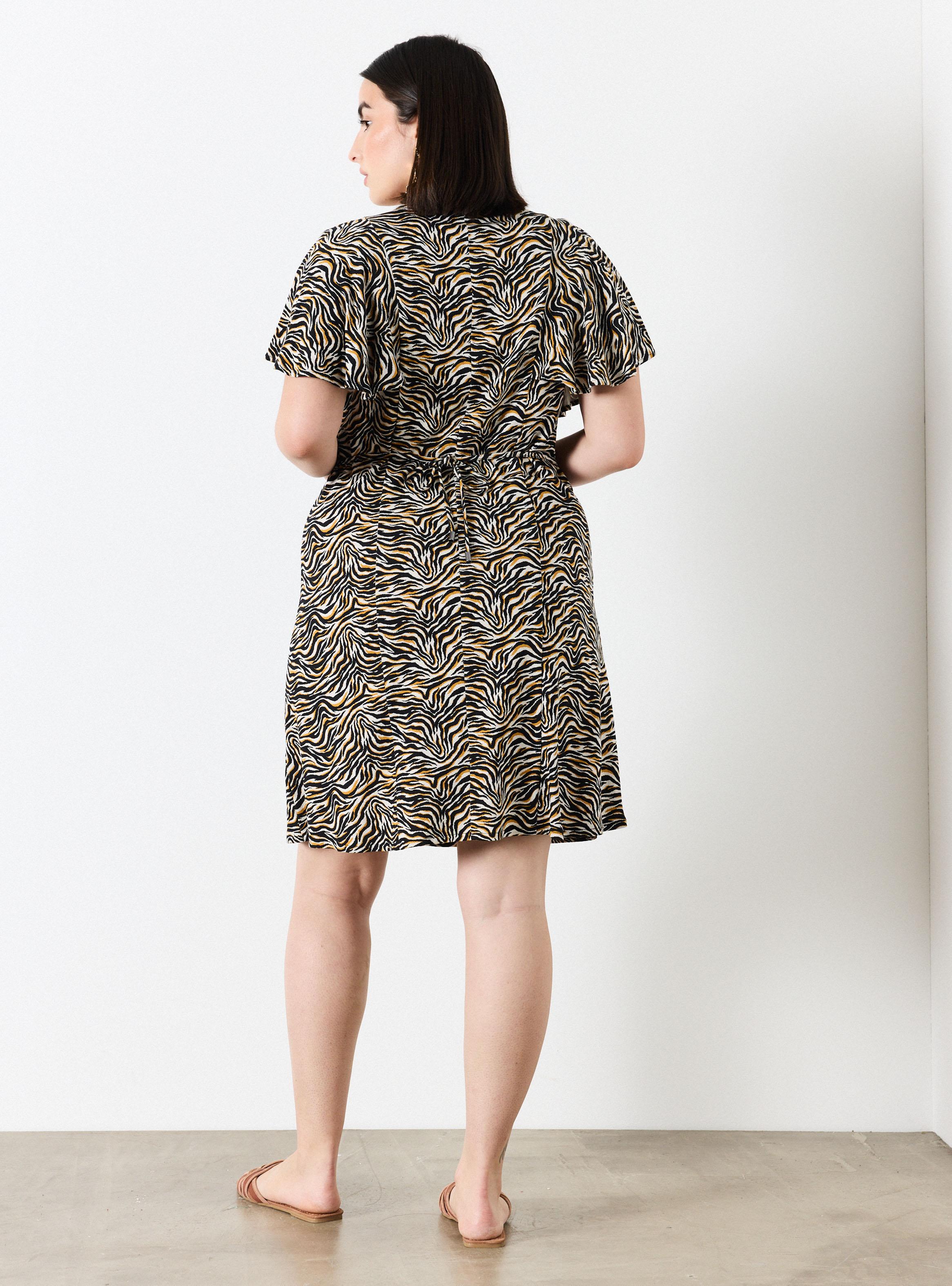 Vestido  Animal Print y Abertura Frontal con Botones-5