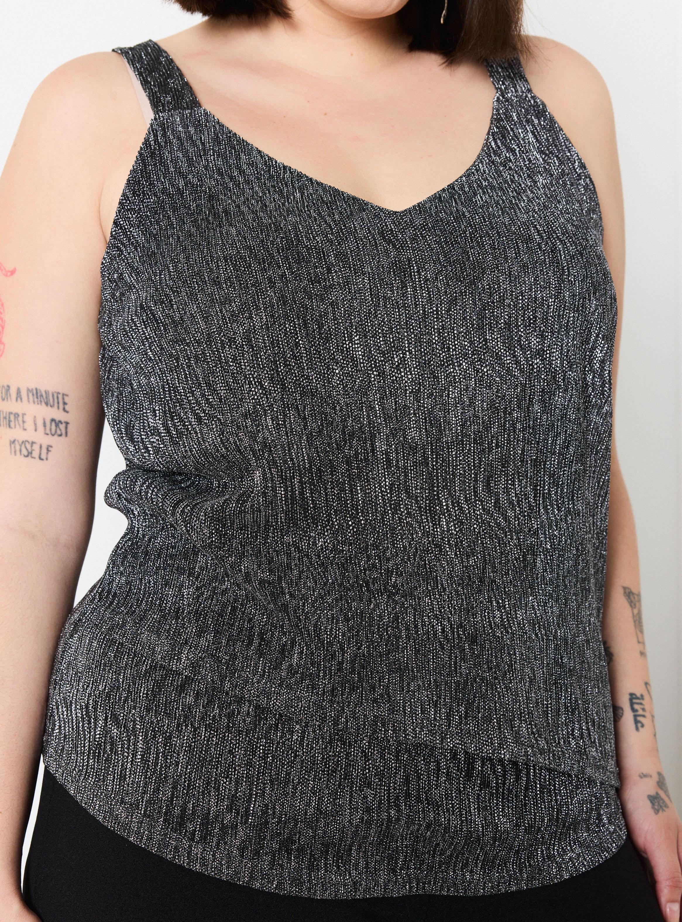 Polera Metalizada Pabilos Anchos y Capas-2