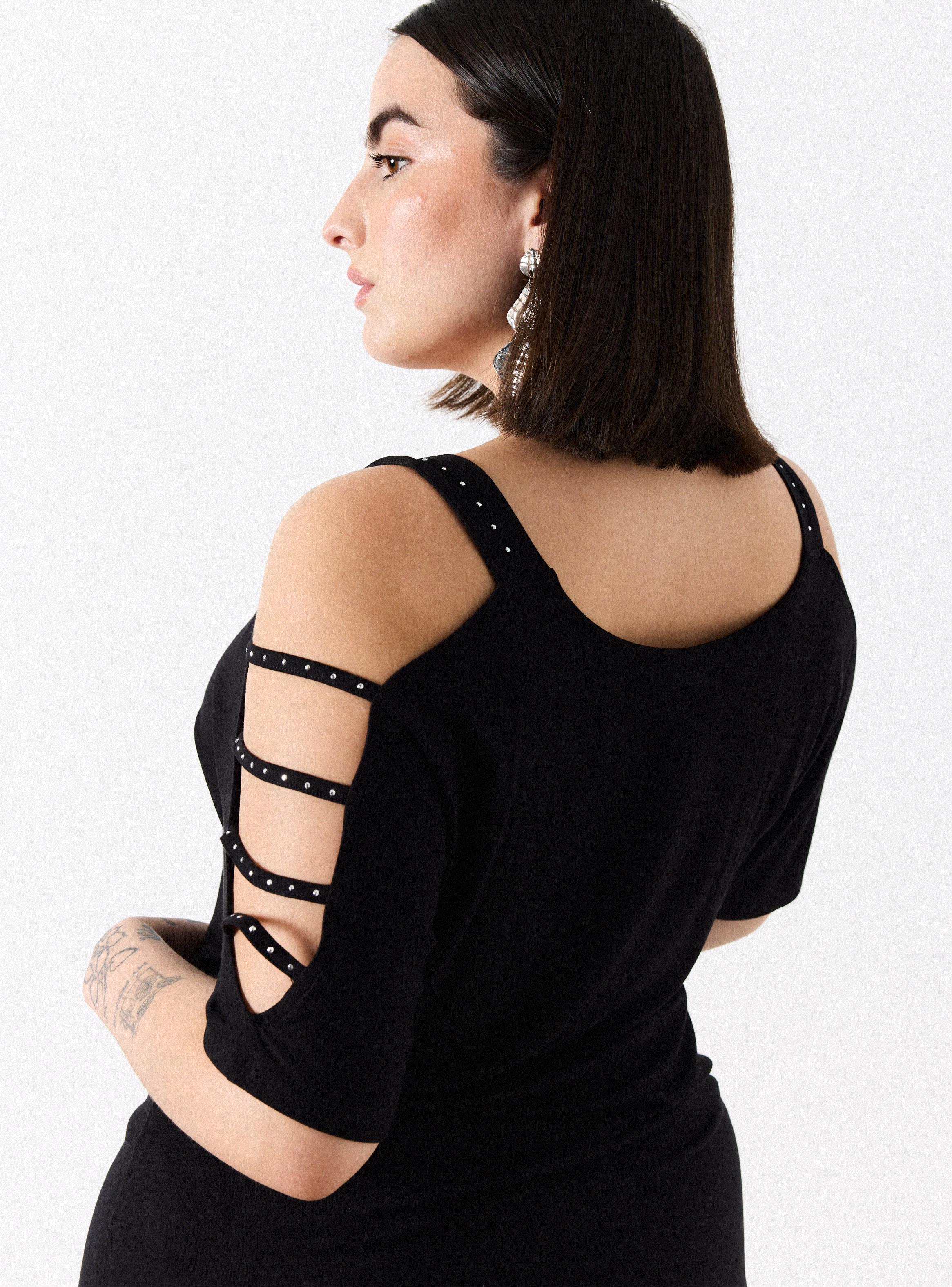 Polera Hombros Descubiertos con Pablios Delgados y Strass-3