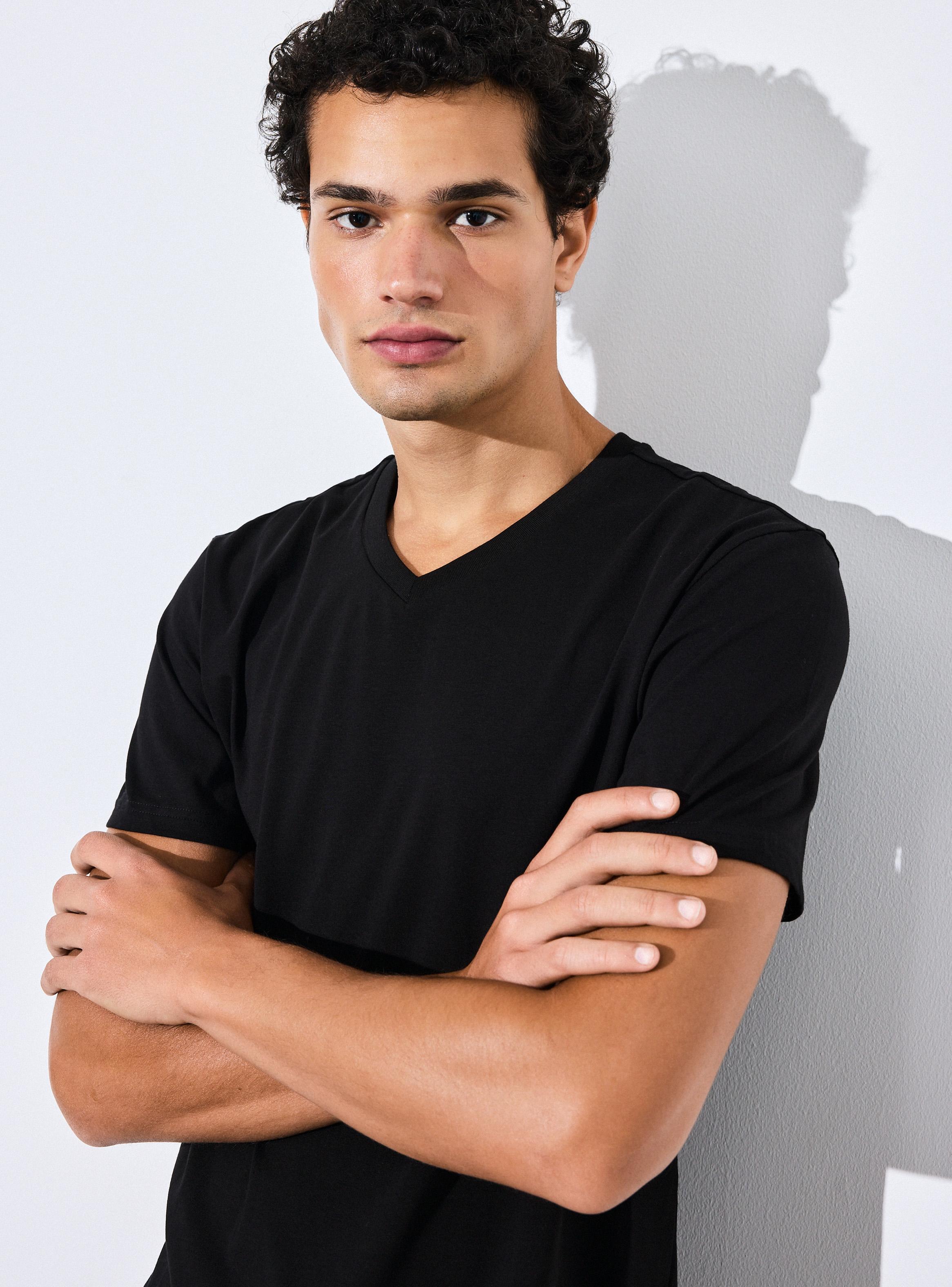 Polera Manga Corta Algodón Cuello V-2