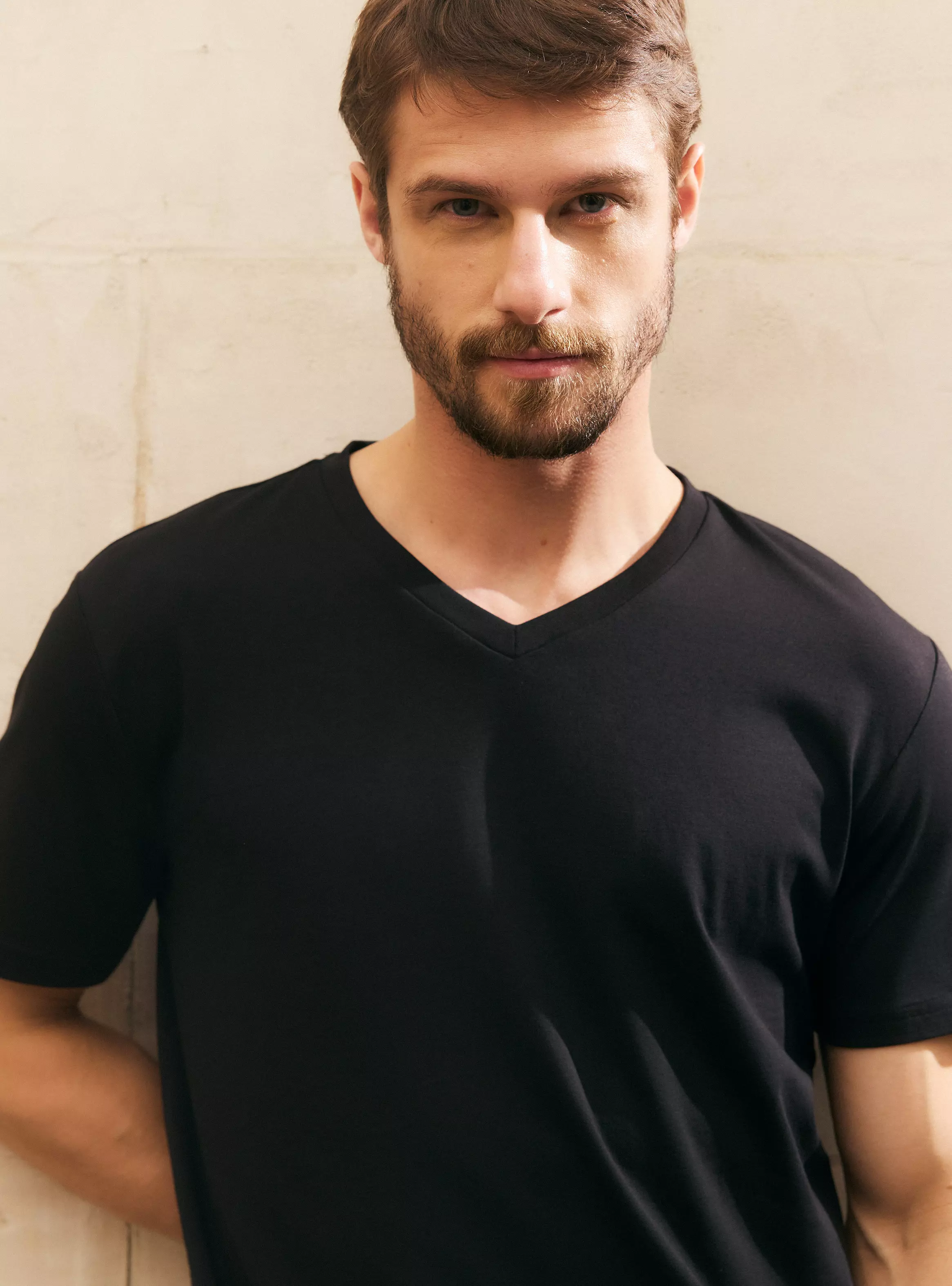 Polera Manga Corta Algodón Cuello V-2