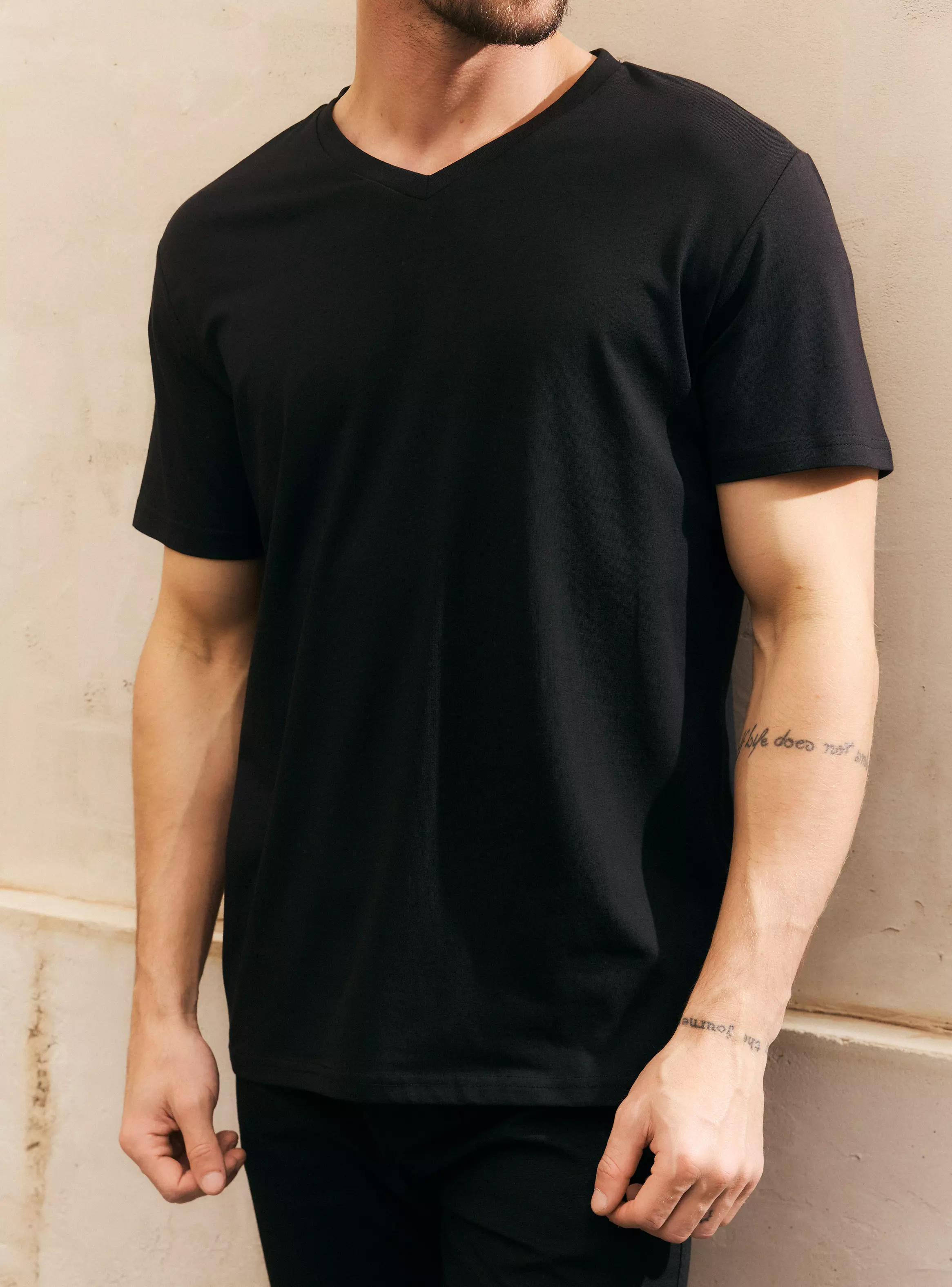 Polera Manga Corta Algodón Cuello V-3