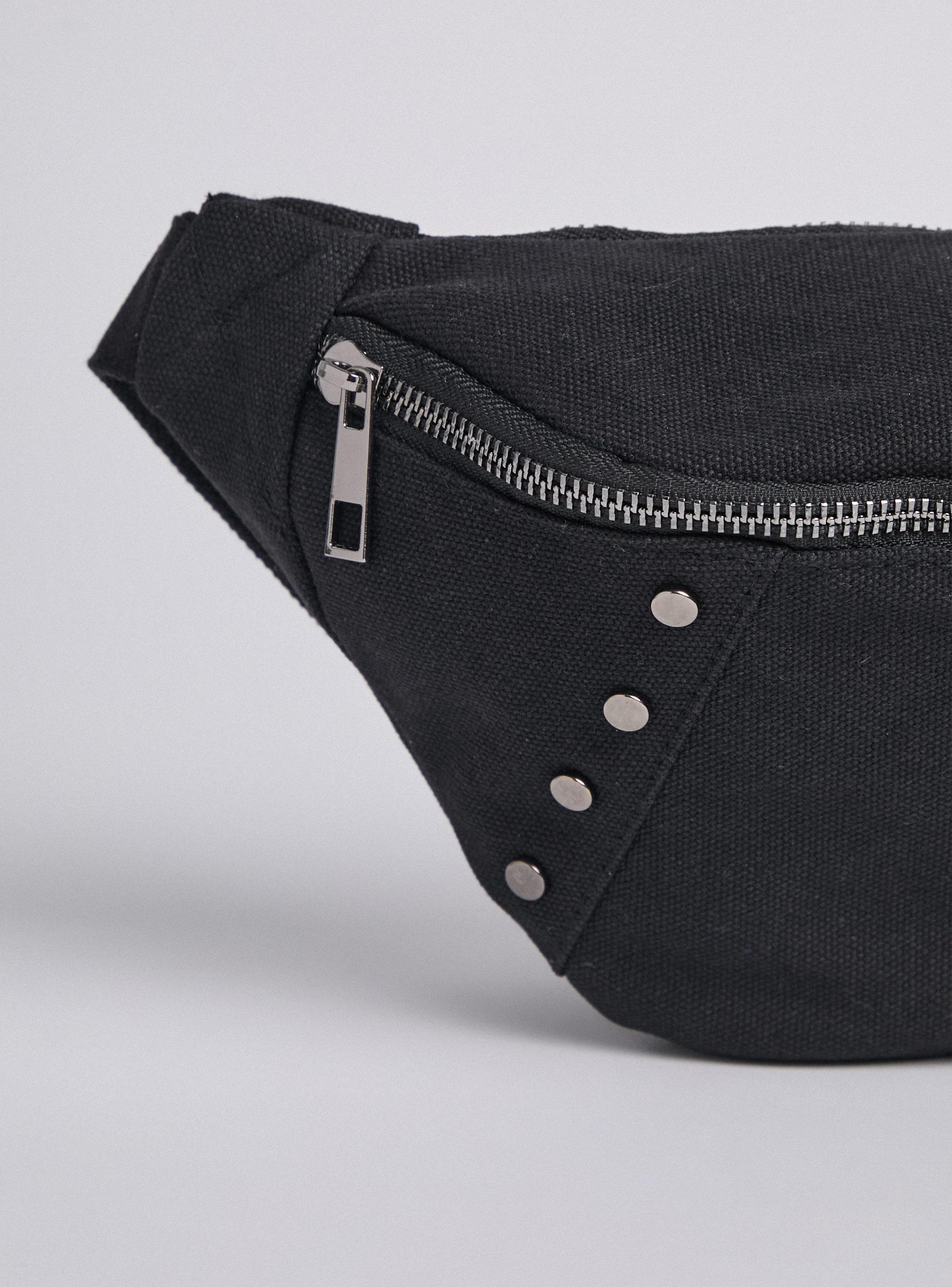 Banano Canvas y Tachas-4