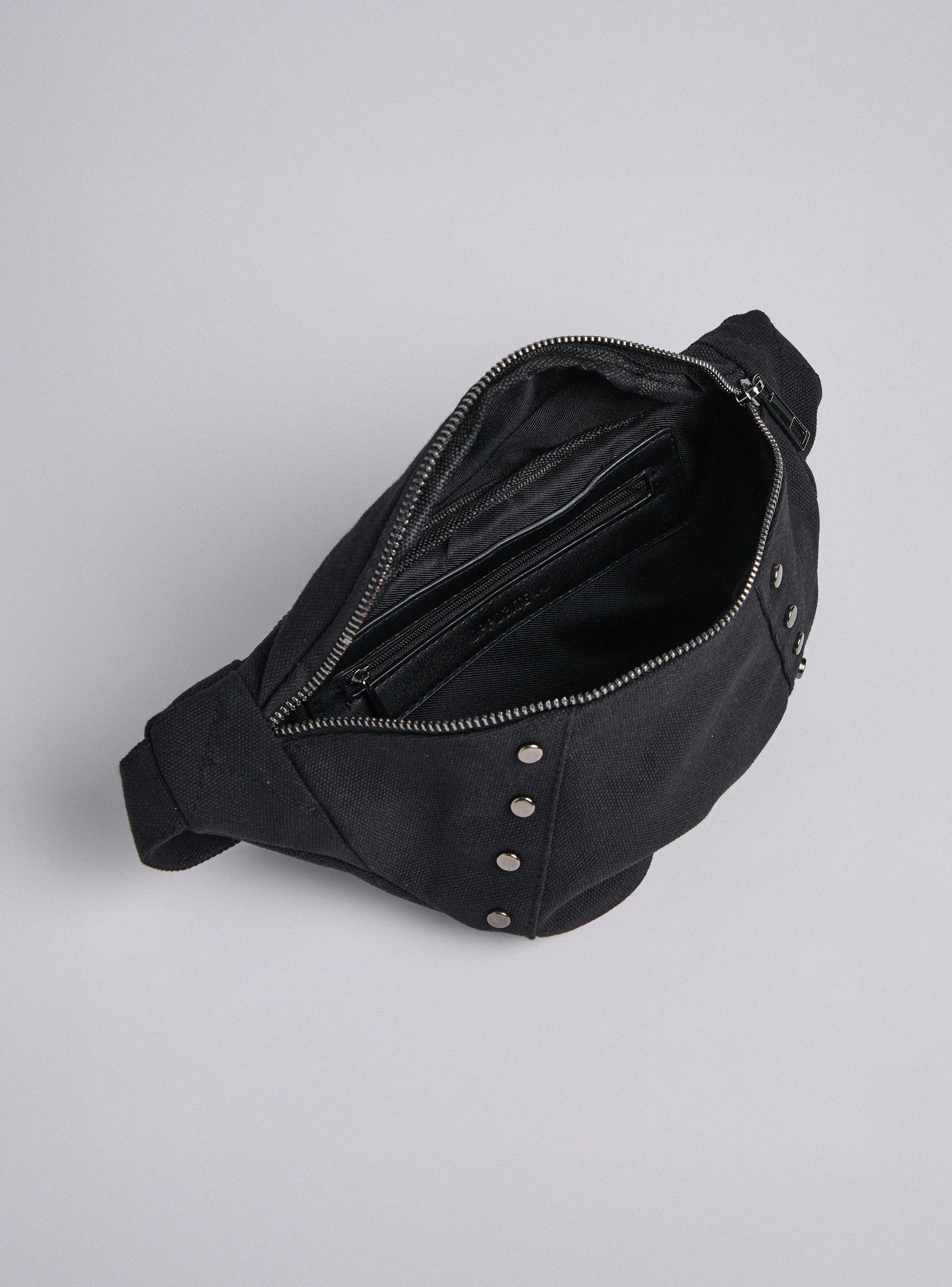 Banano Canvas y Tachas-3