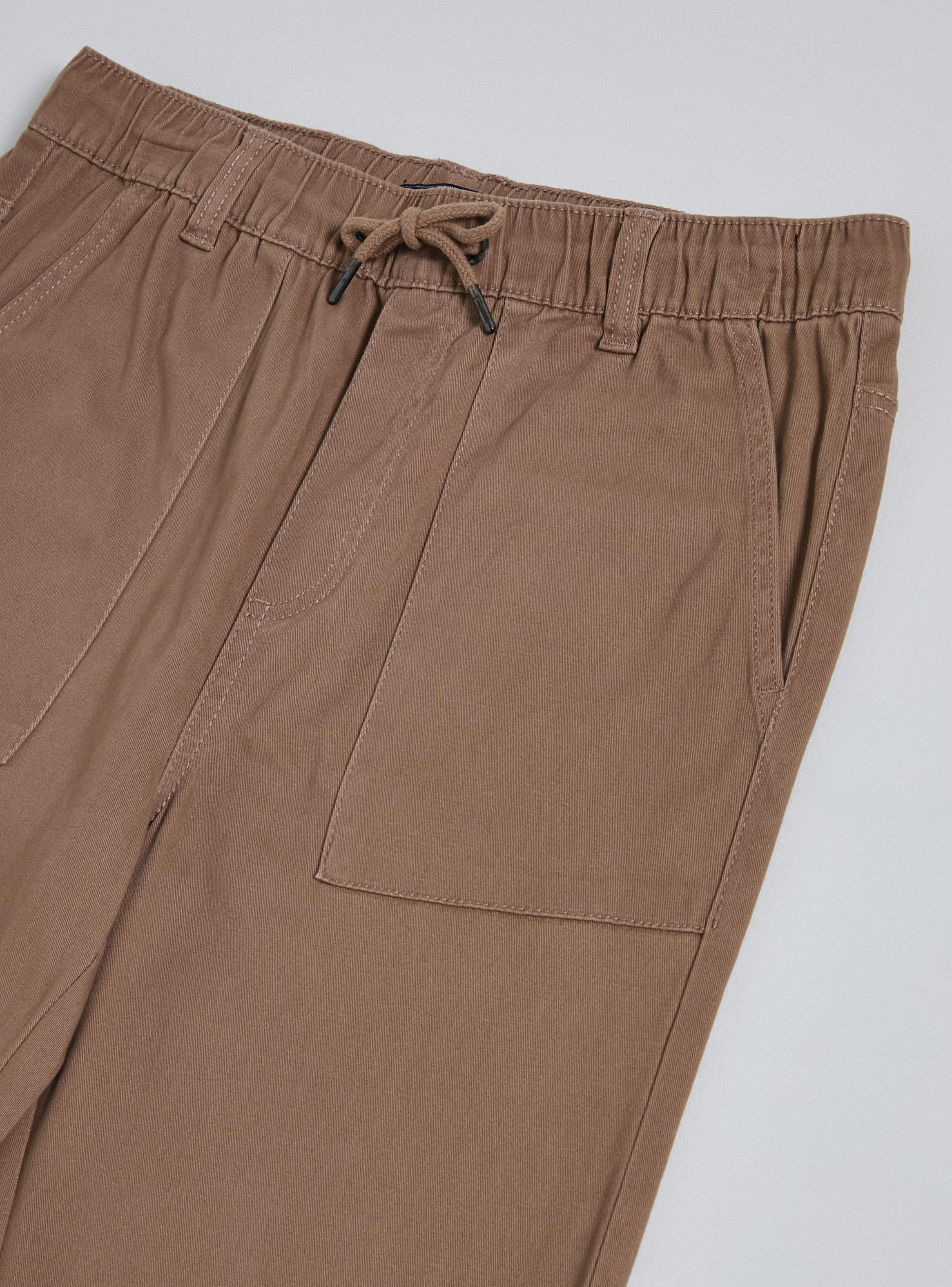 Pantalón Color con Bolsillos Marcados-3