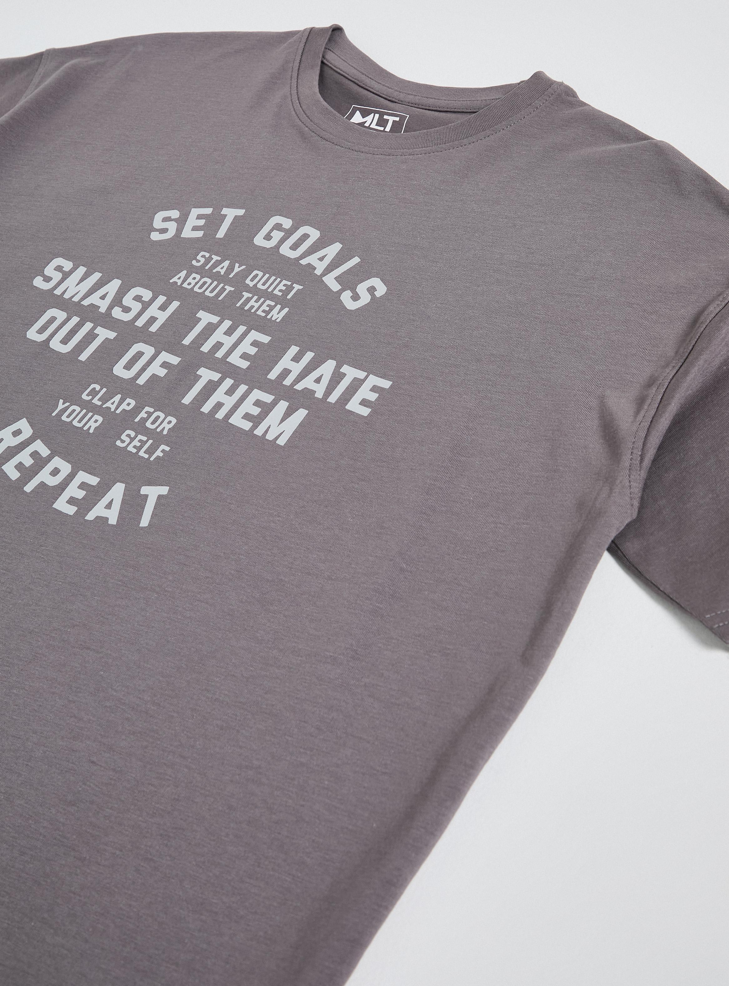 Polera Básica con Estampado Frontal Niño-3