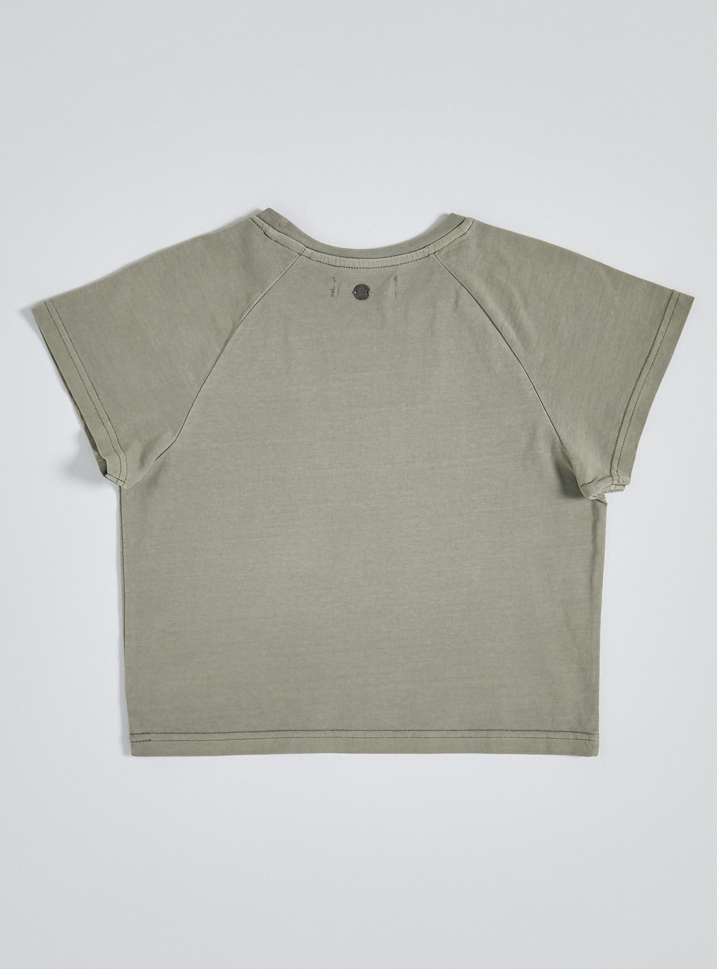 Polera Manga Raglán con Detalle Parche Floral-2