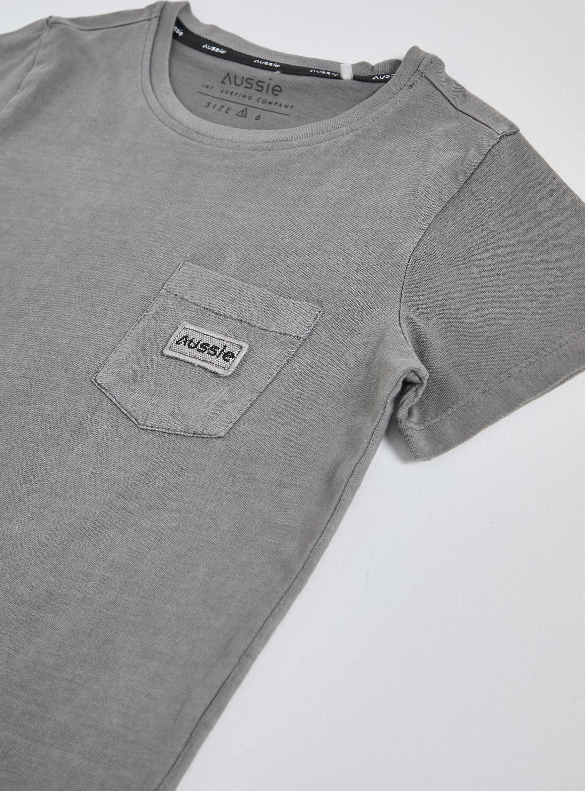 Polera Bolsillo con Logo Bordado-3