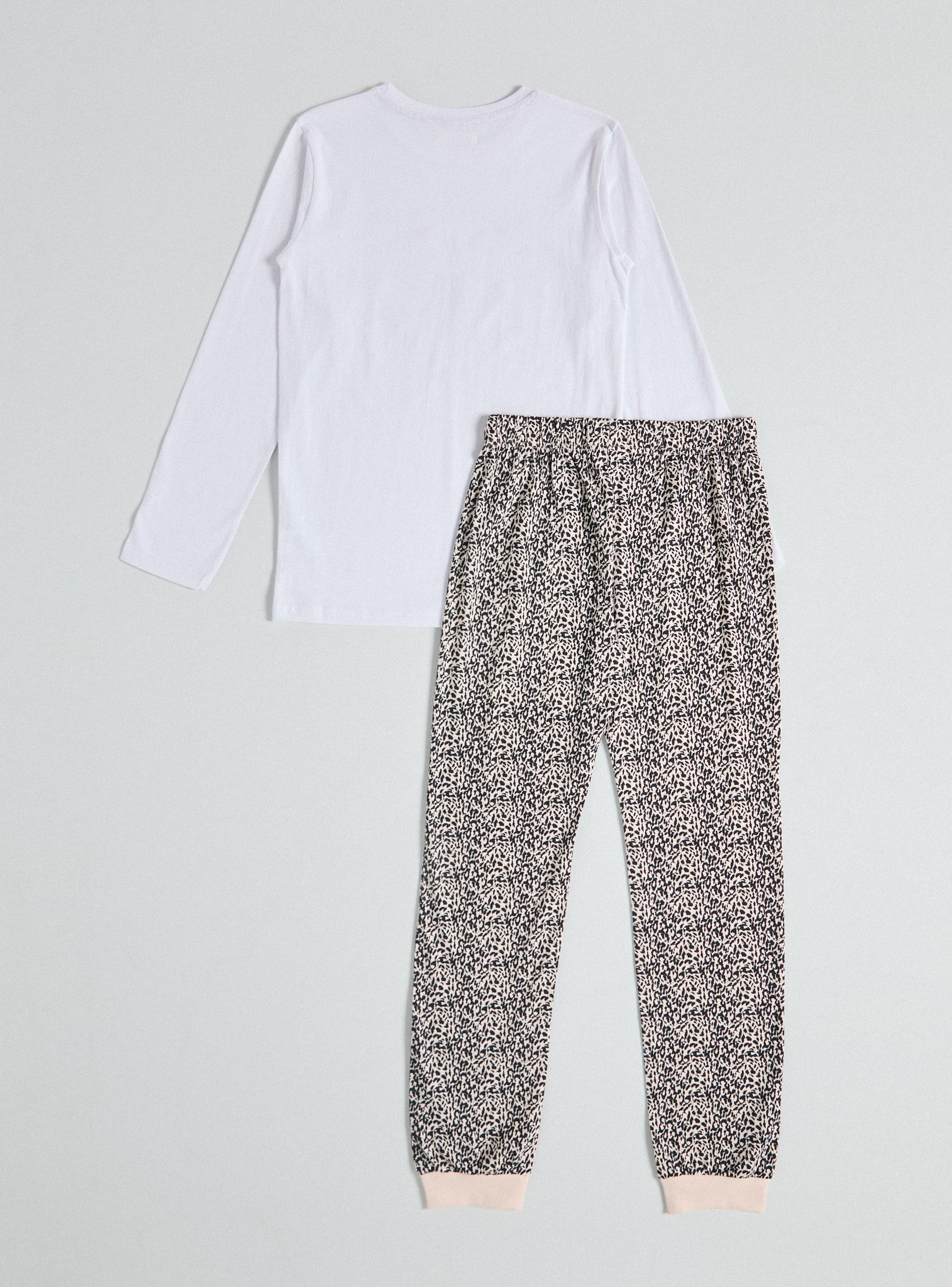 Pijama Estampado Animal Print y Corazones-2