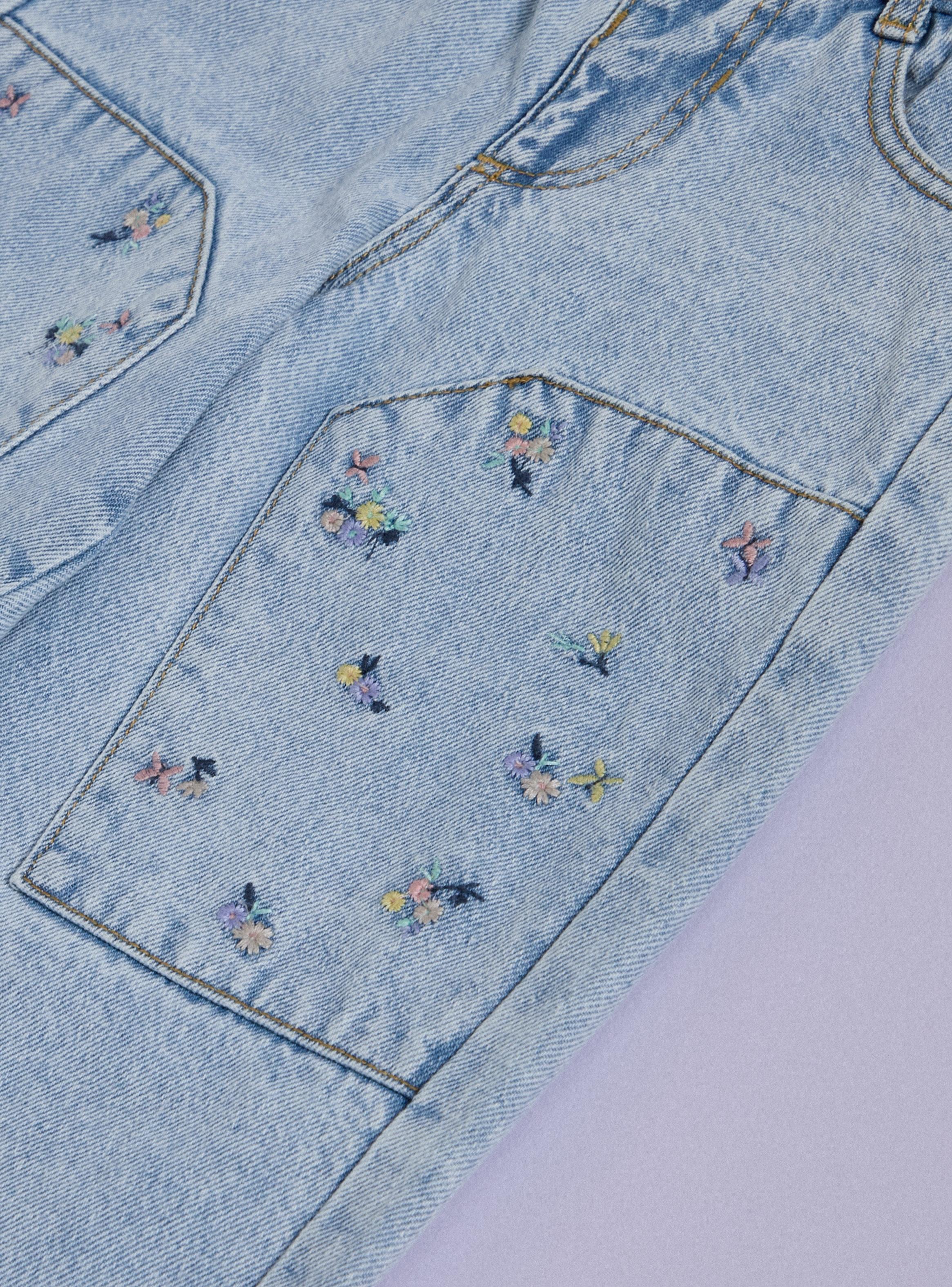 Jeans con Bordado Flores en Bolsillos-3