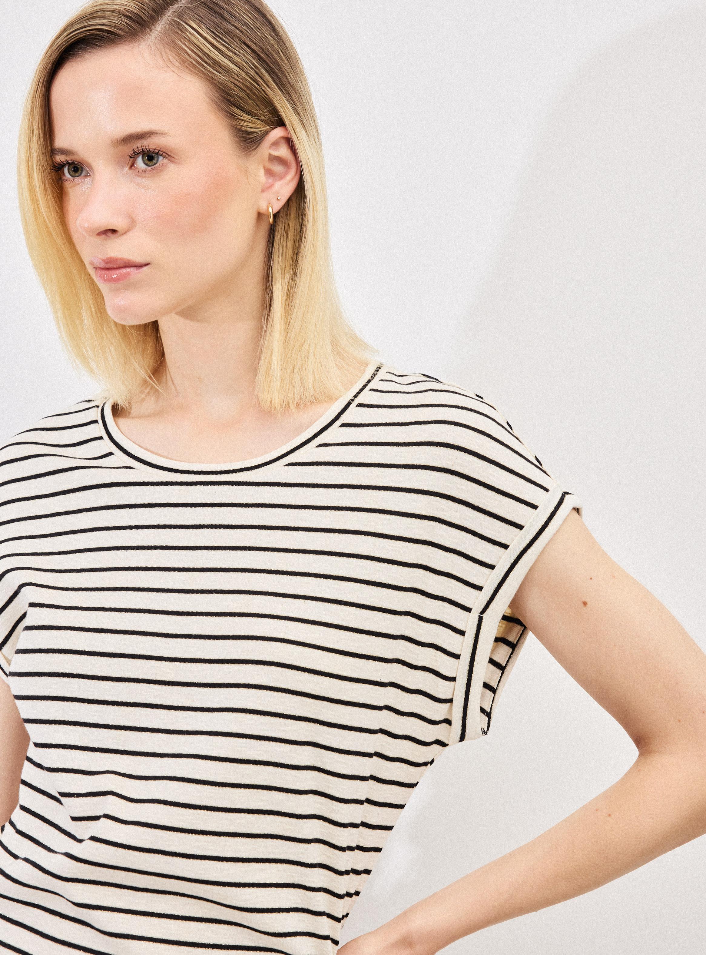 Polera Listada con Detalle Metalizado-2