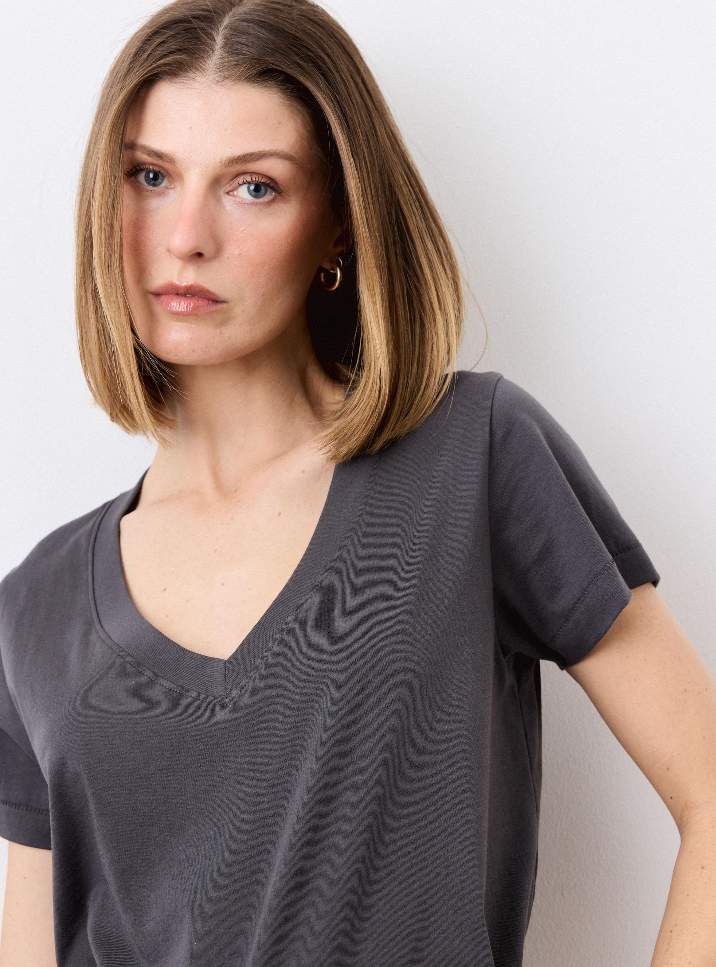 Polera Manga Corta Hombro Caído Cuello V-2