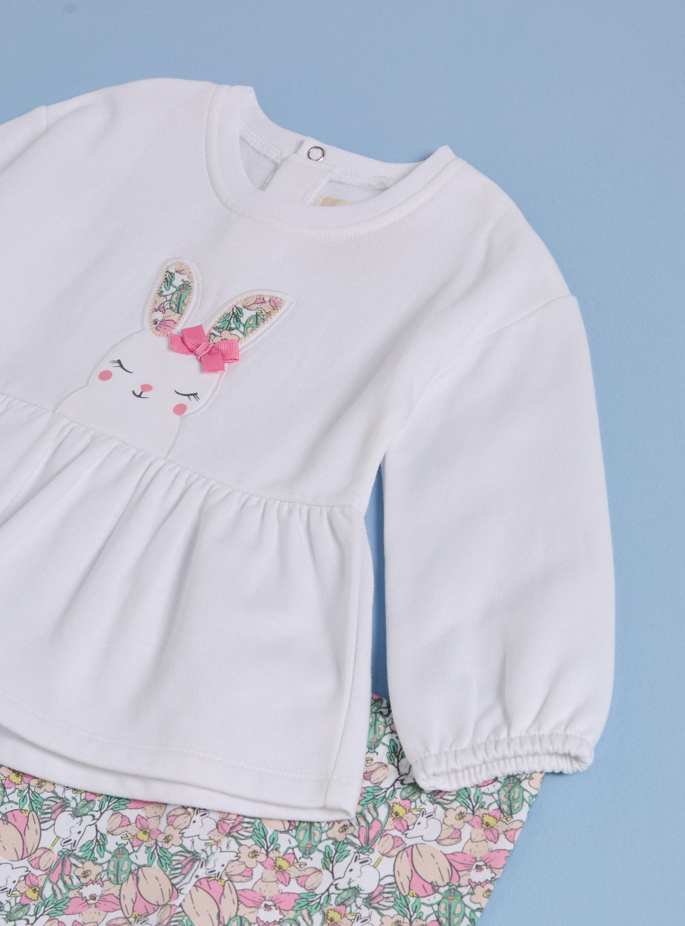 Buzo Liso con Aplicación de Conejo-3